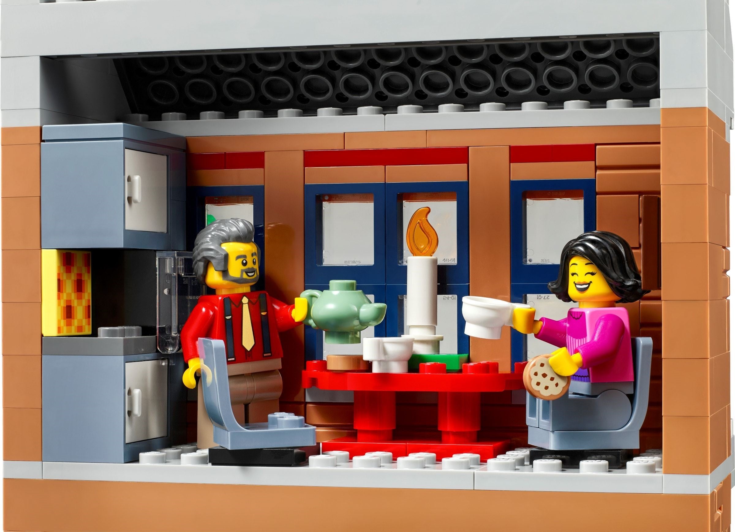 Holiday Main Street 10308 | Icons | LEGO – image 7