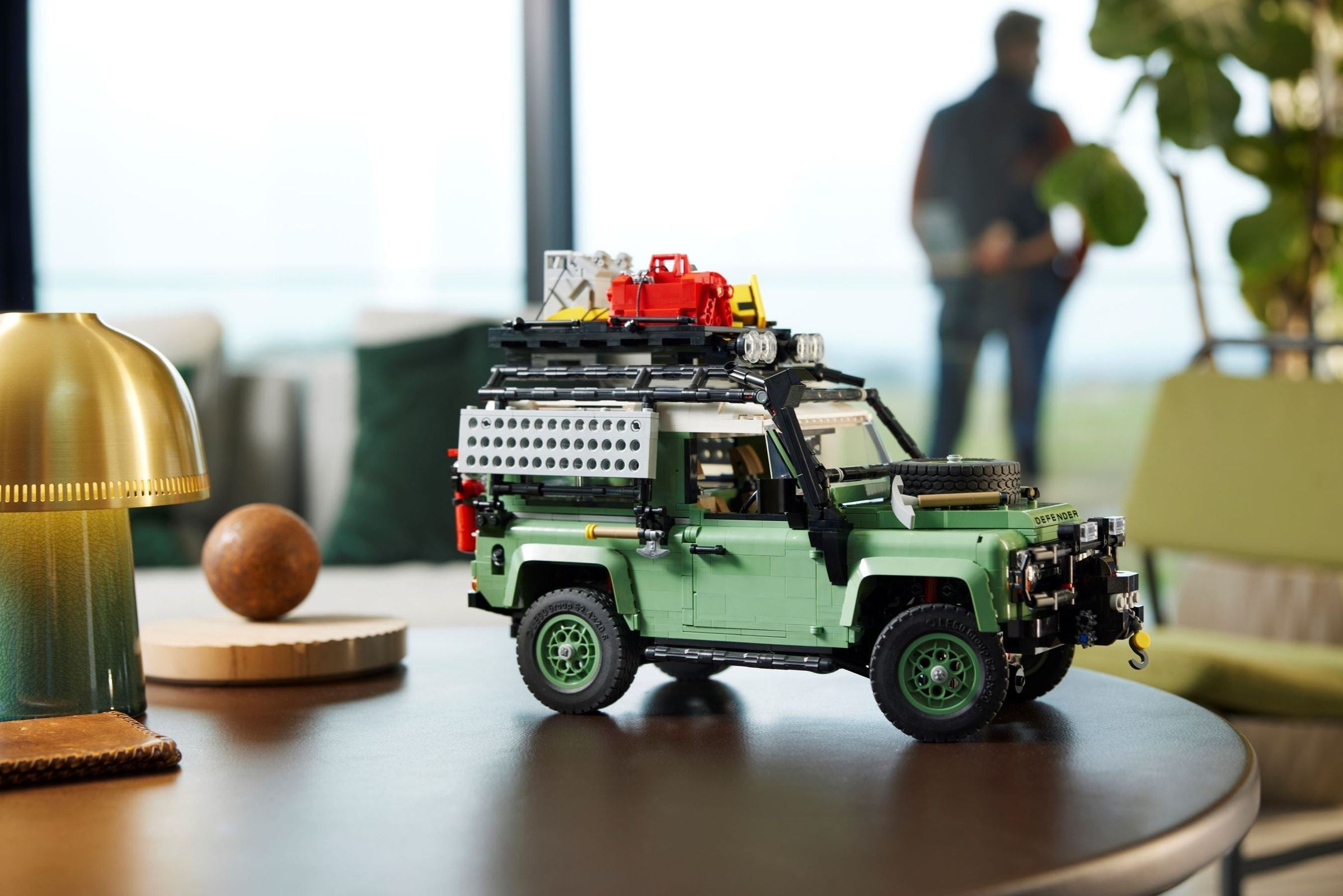 Land Rover Classic Defender 90 10317 | Icons | LEGO – image 3