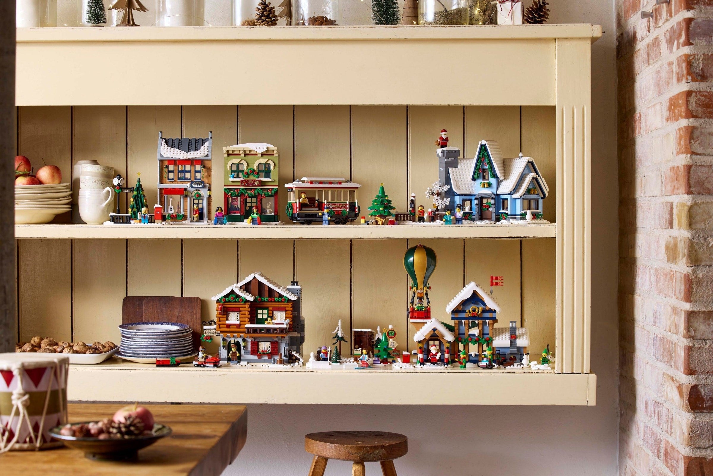 Santa's Post Office 10339 | Icons | LEGO – image 2