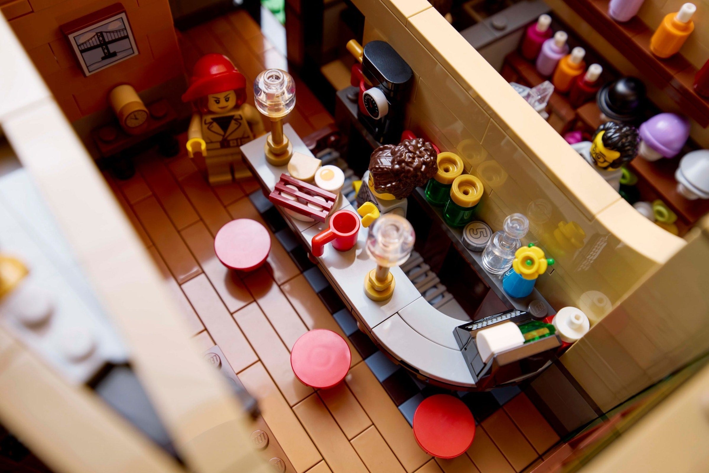 Tudor Corner 10350 | Icons | LEGO – image 6