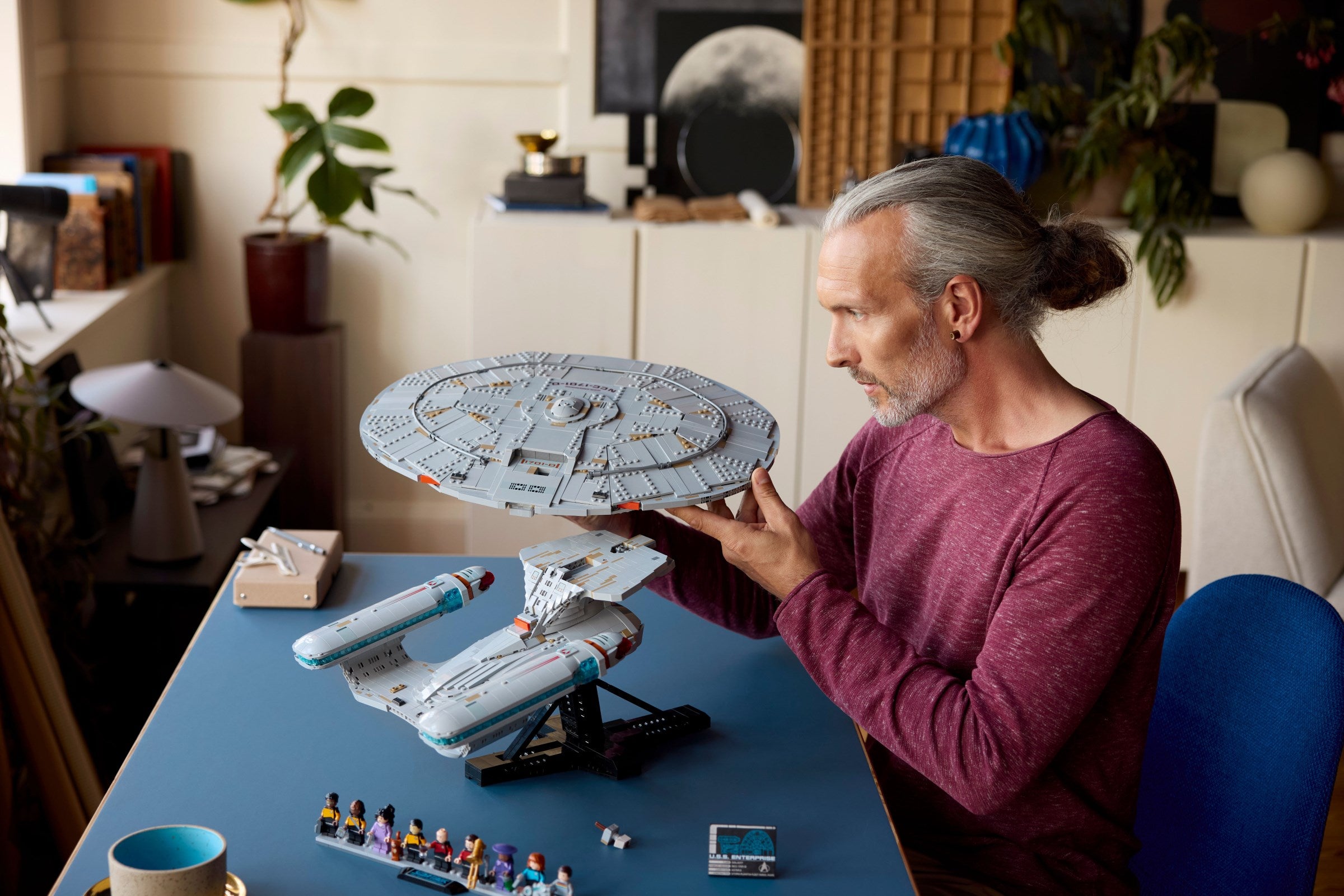 Star Trek: U.S.S. Enterprise NCC-1701-D 10356 | Icons | LEGO – image 7