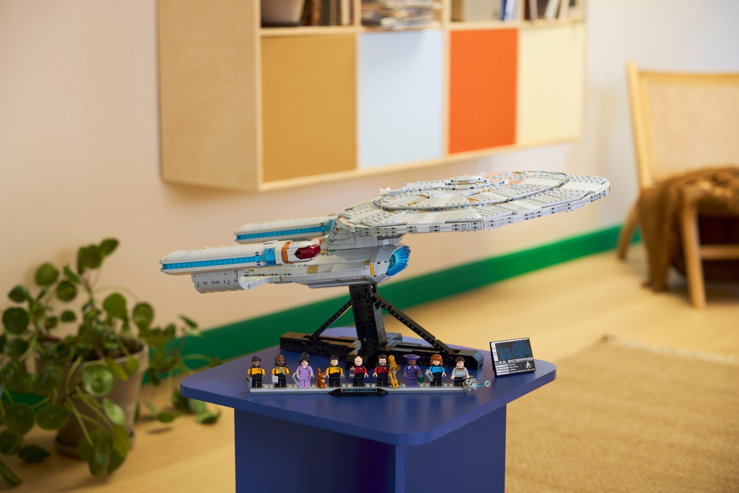 Star Trek: U.S.S. Enterprise NCC-1701-D 10356 | Icons | LEGO – image 11