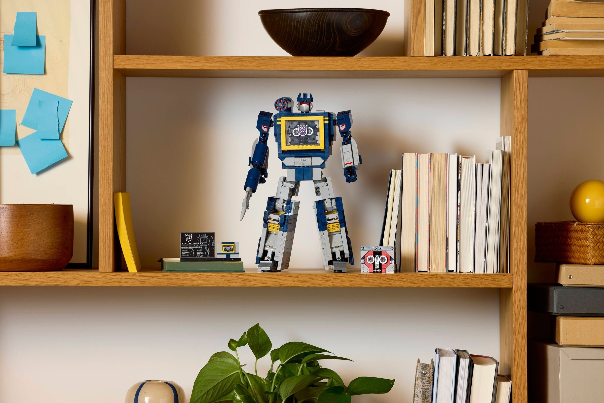 Transformers: Soundwave 10358 | Icons | LEGO – image 10