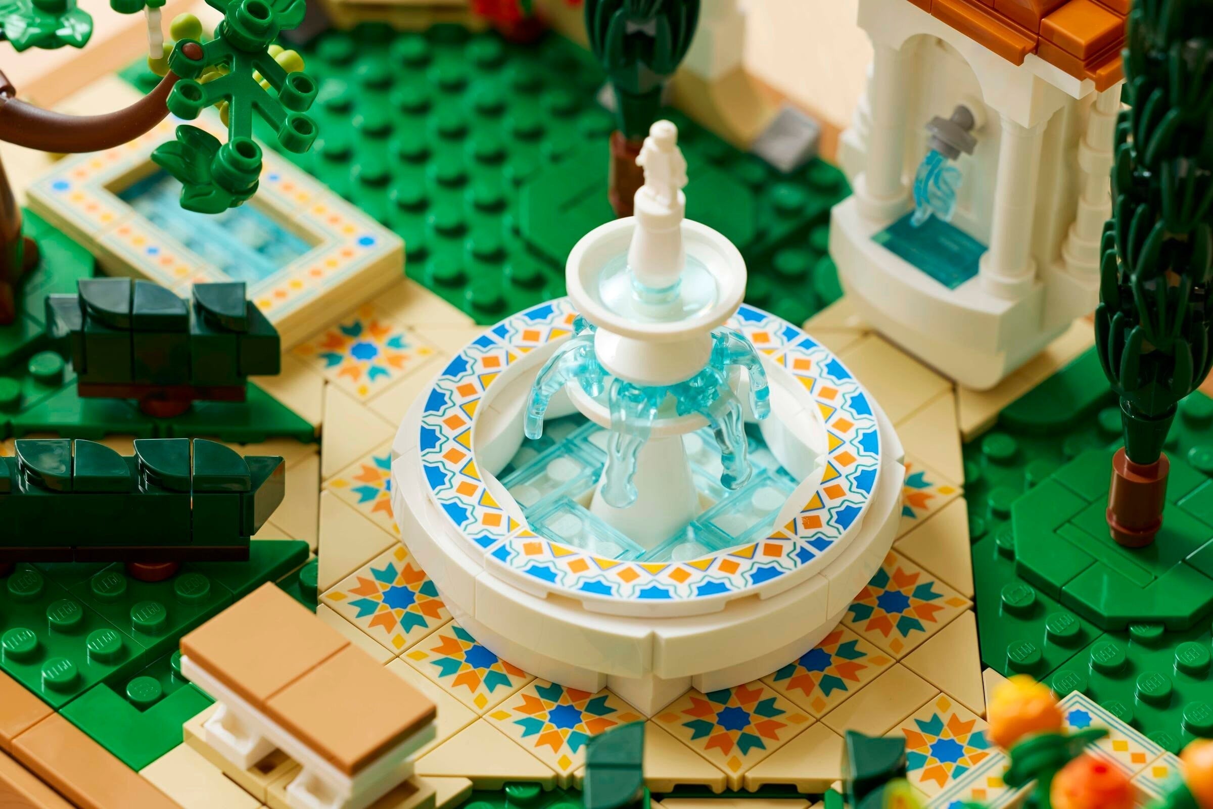 Fountain Garden 10359 | Icons | LEGO – image 6