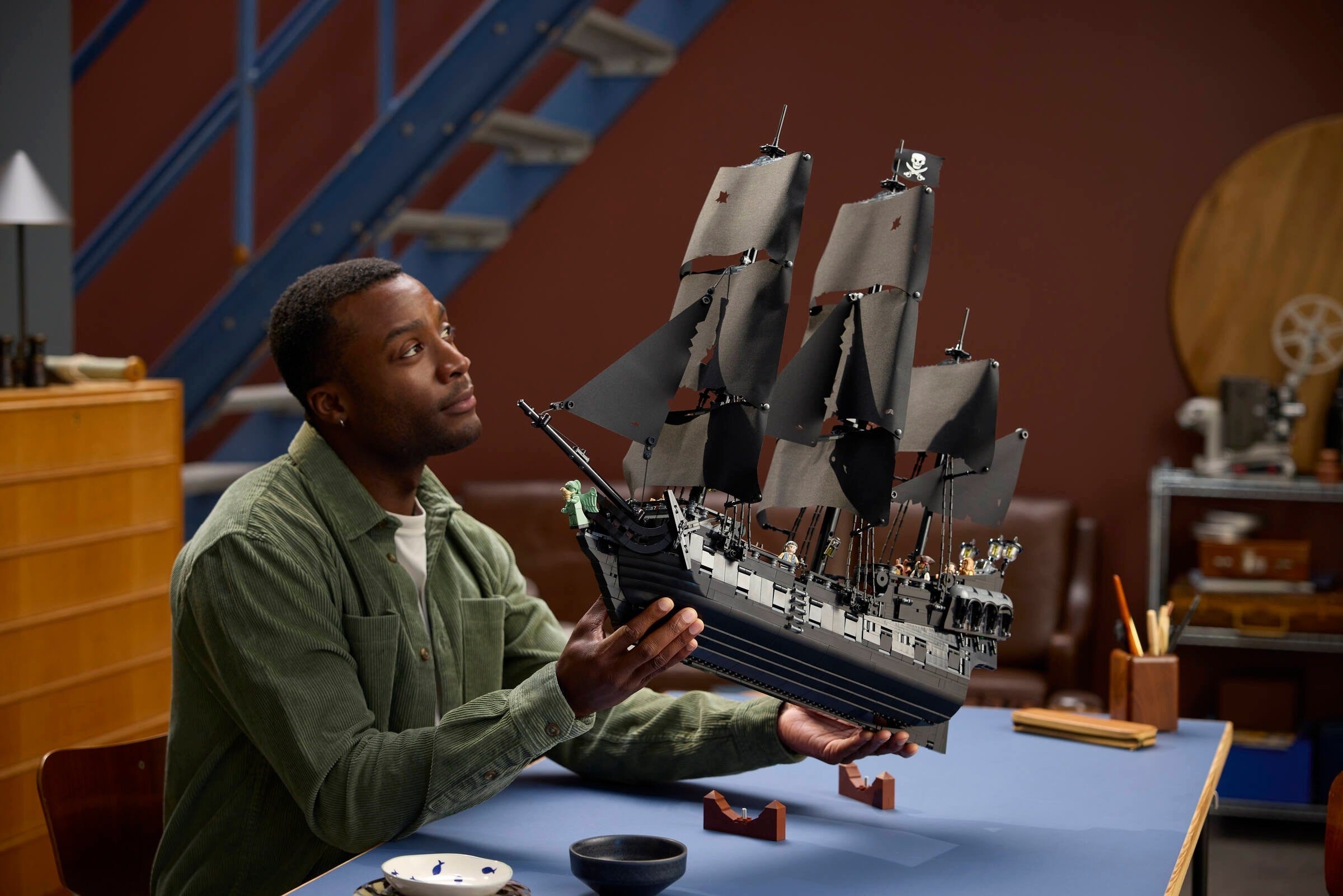 Captain Jack Sparrow's Pirate Ship 10365 | Icons | LEGO – image 10