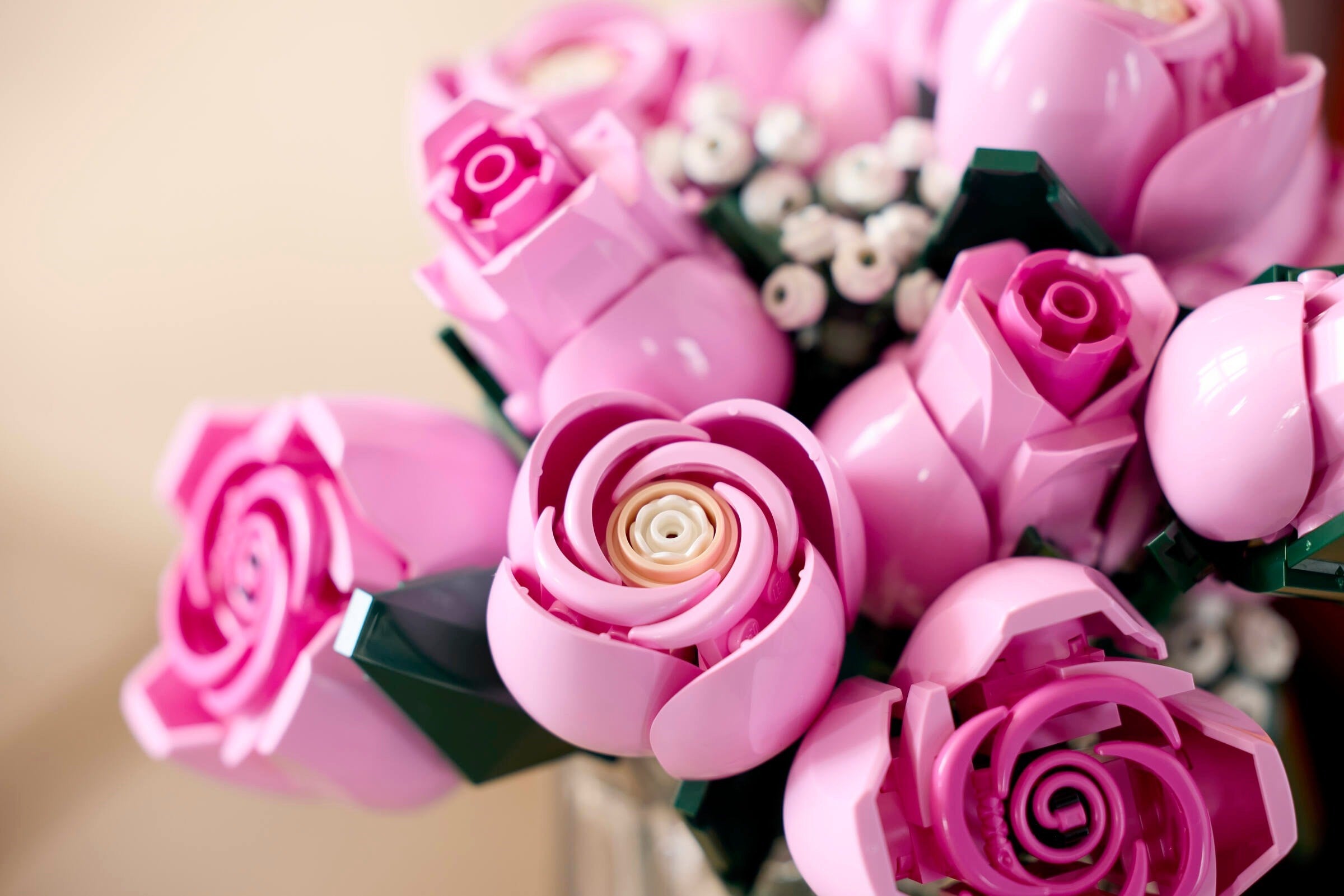 Bouquet of Pink Roses 10374 | Botanicals | LEGO (image 7)