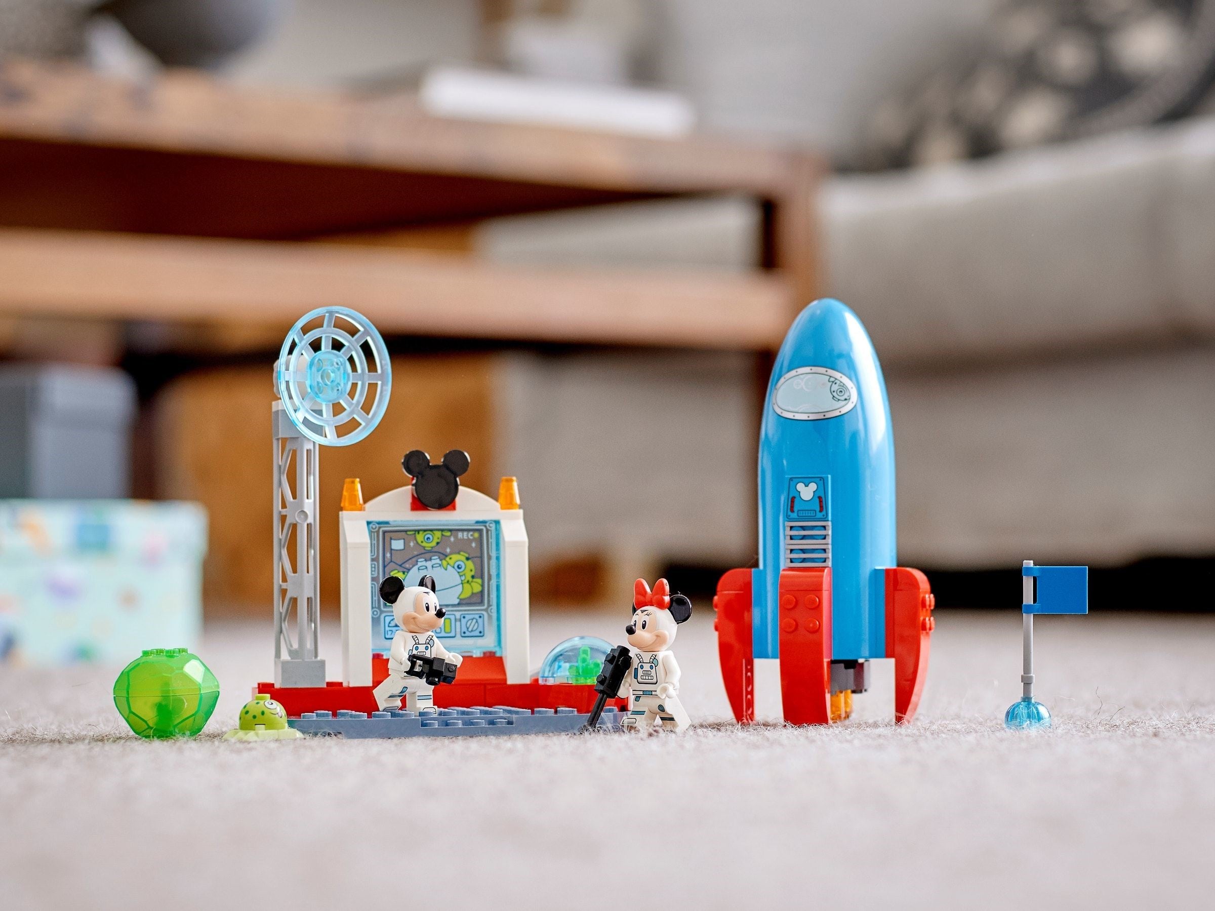 Mickey Mouse & Minnie Mouse's Space Rocket 10774 | Disney | LEGO – image 3