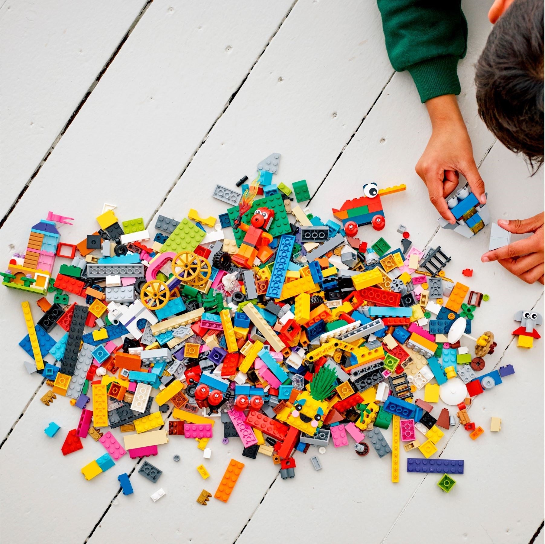90 Years of Play 11021 | Classic | LEGO (image 8)
