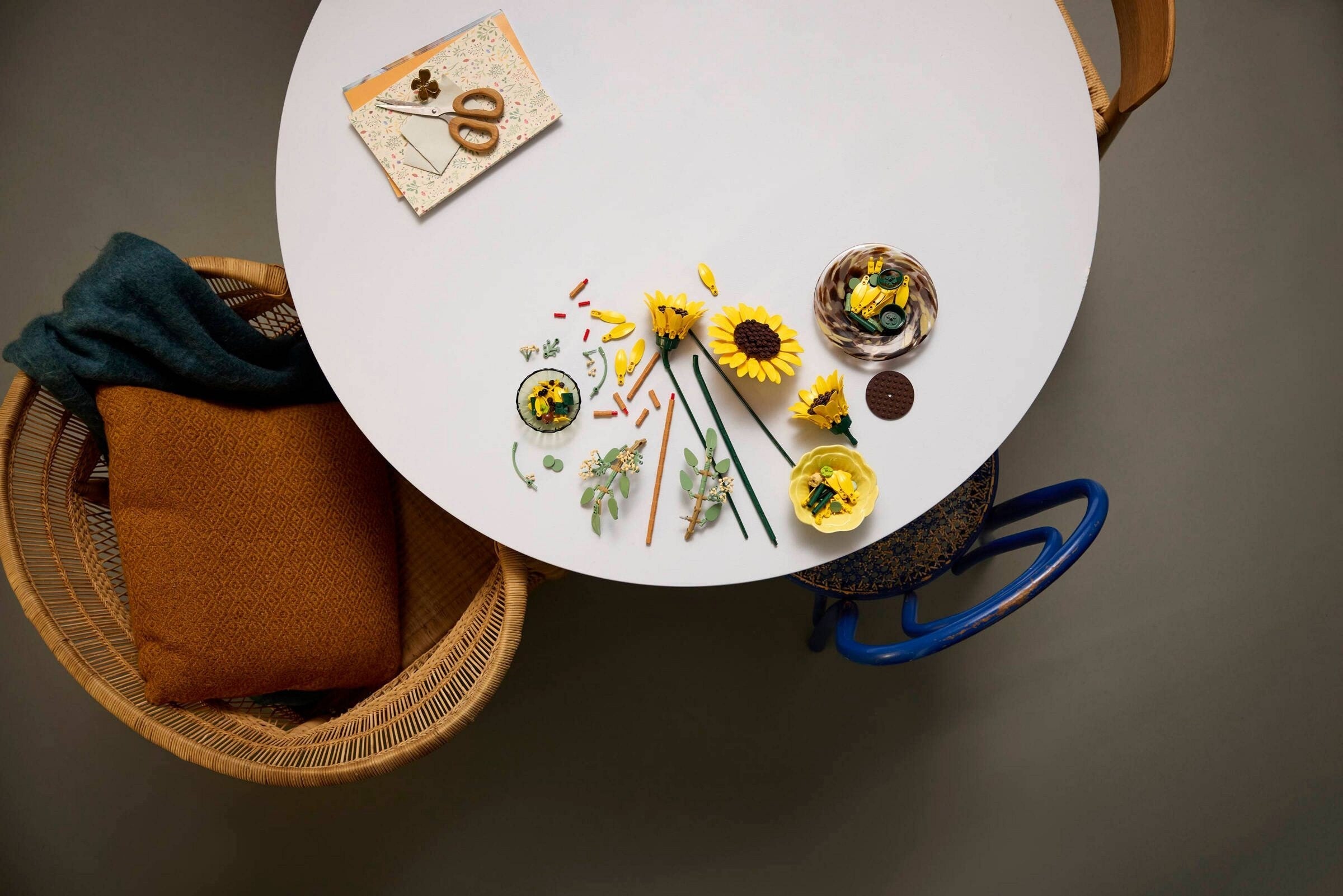 Sunflower Bouquet 11502 | Botanicals | LEGO (image 5)