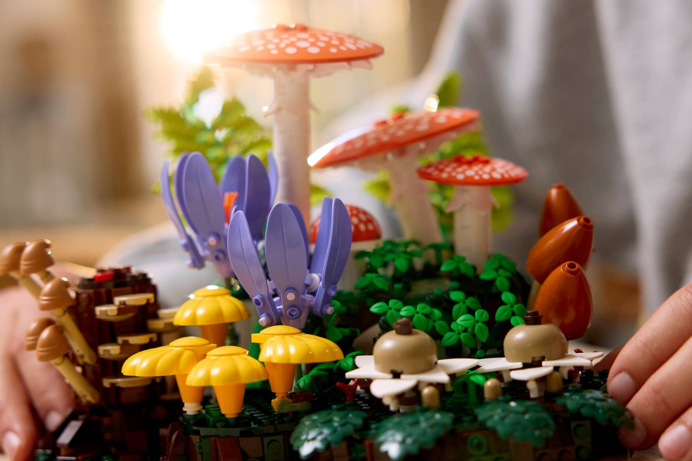 Woodland Mushrooms 11505 | Botanicals | LEGO (image 6)