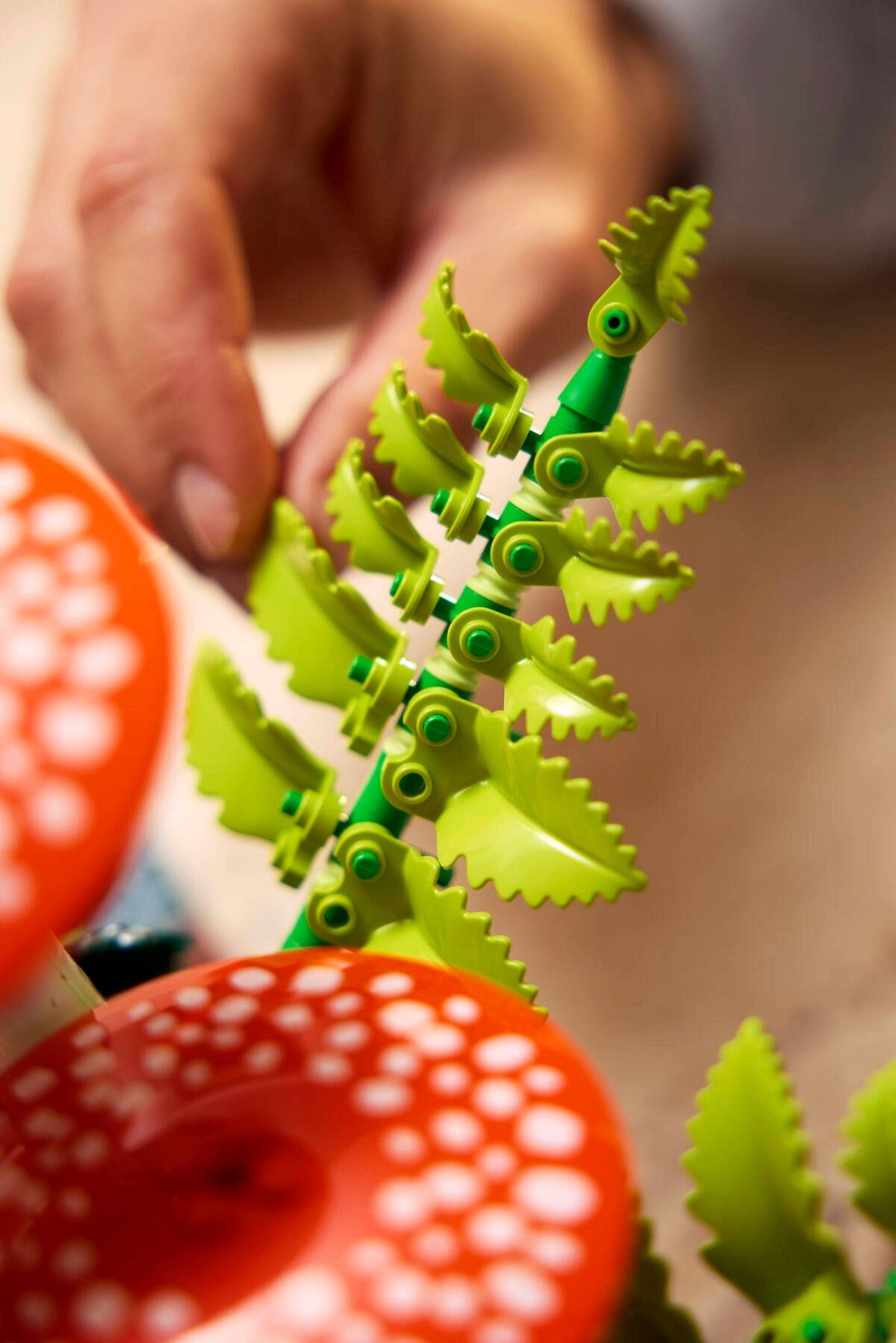 Woodland Mushrooms 11505 | Botanicals | LEGO (image 7)