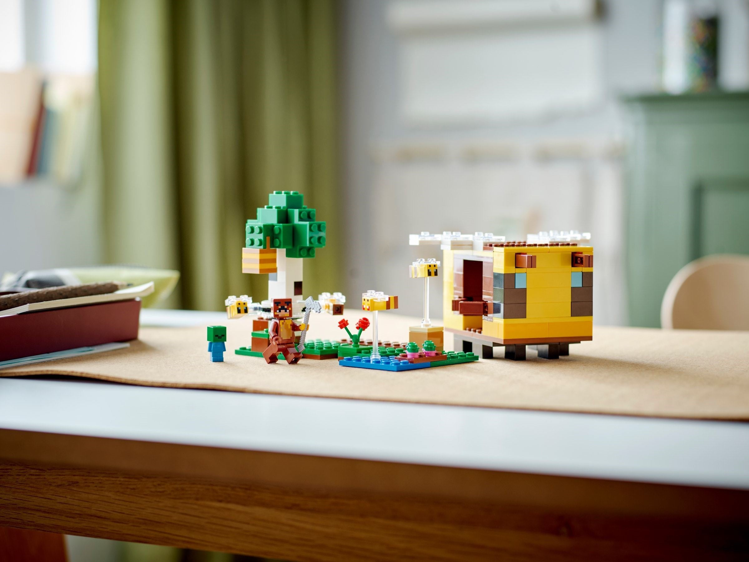The Bee Cottage 21241 | Minecraft | LEGO – image 3