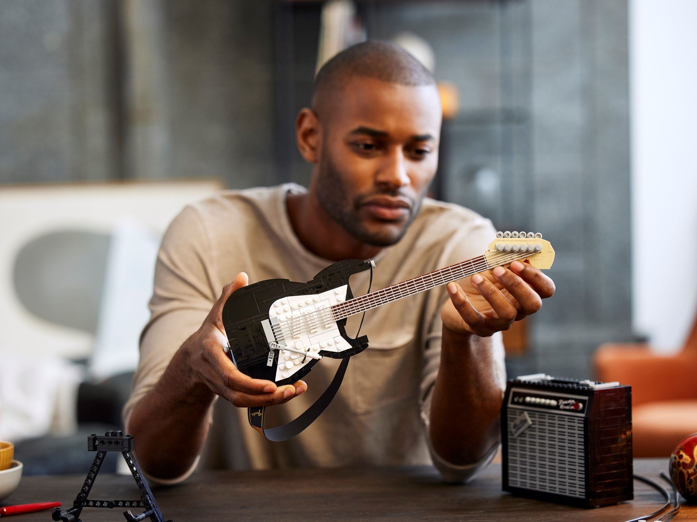 Fender Stratocaster 21329 | Ideas | LEGO – image 9