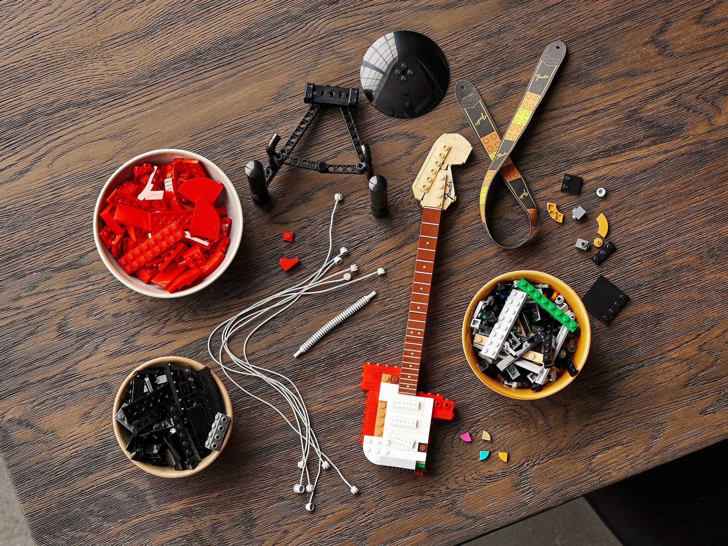 Fender Stratocaster 21329 | Ideas | LEGO – image 14