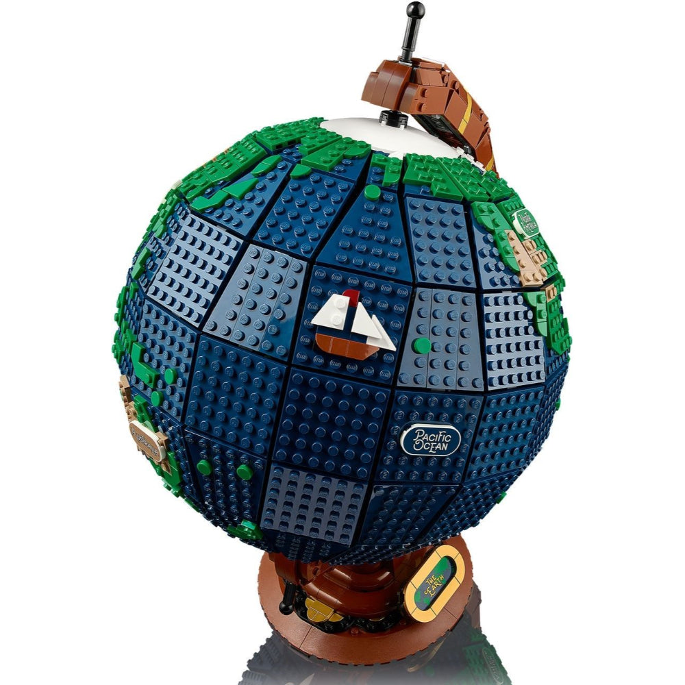 The Globe 21332 | Ideas | LEGO - My Store