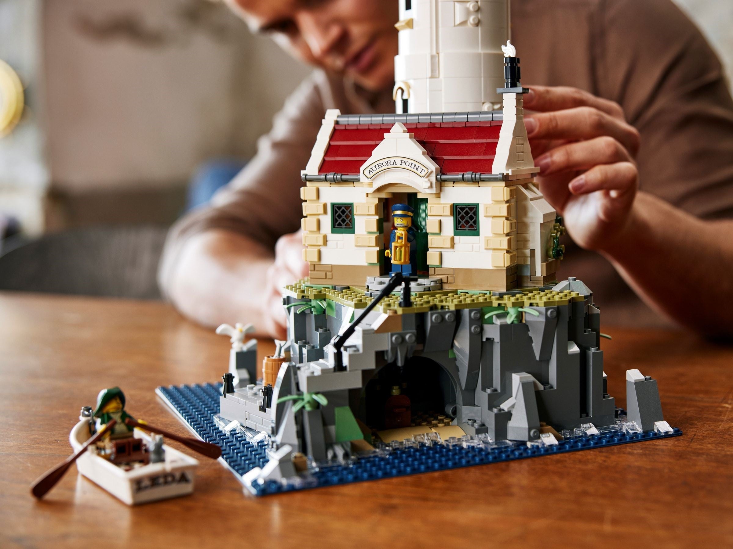 Motorized Lighthouse 21335 | Ideas | LEGO – image 11