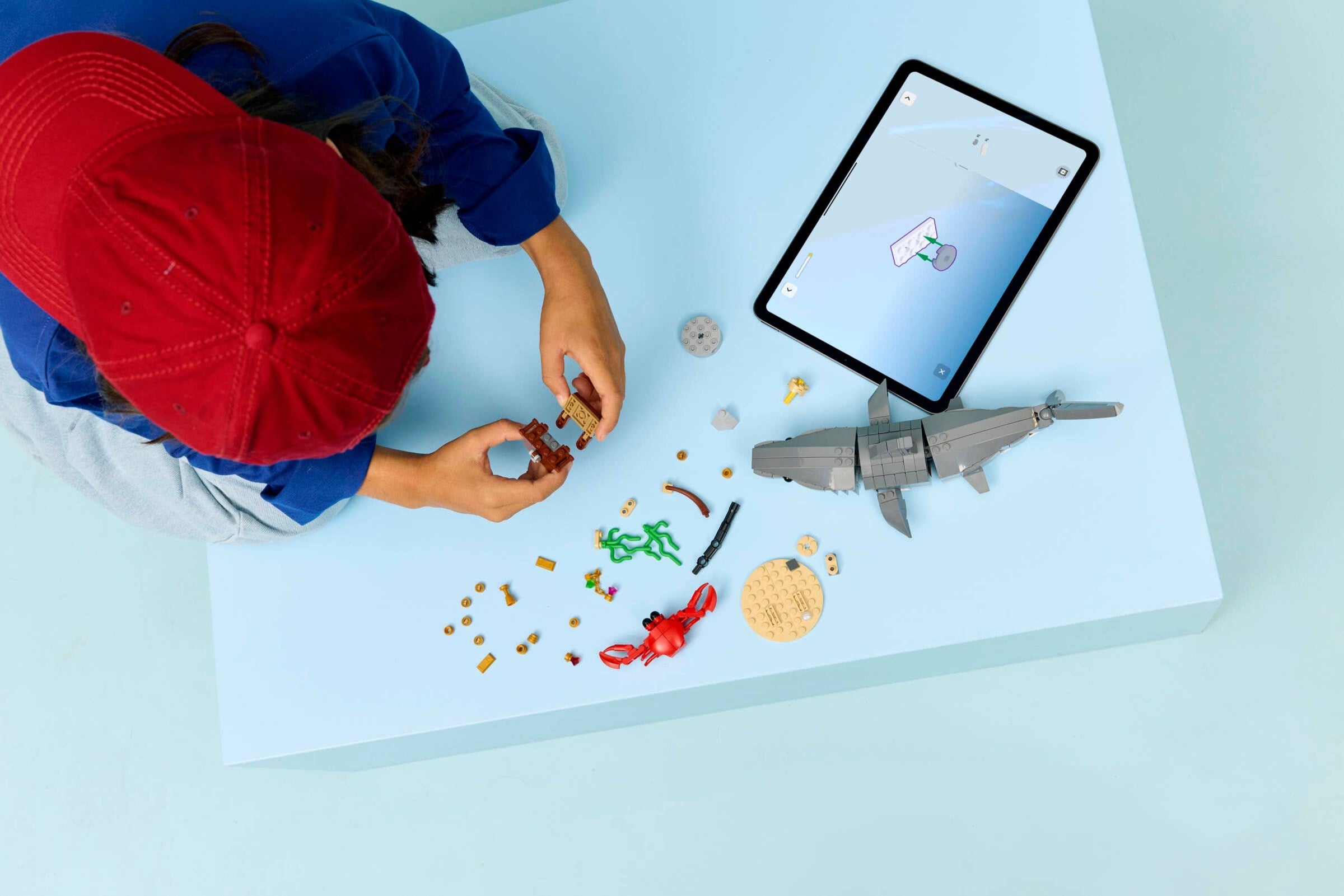 Fierce Shark with a Treasure Chest 31381 | Creator | LEGO (image 4)