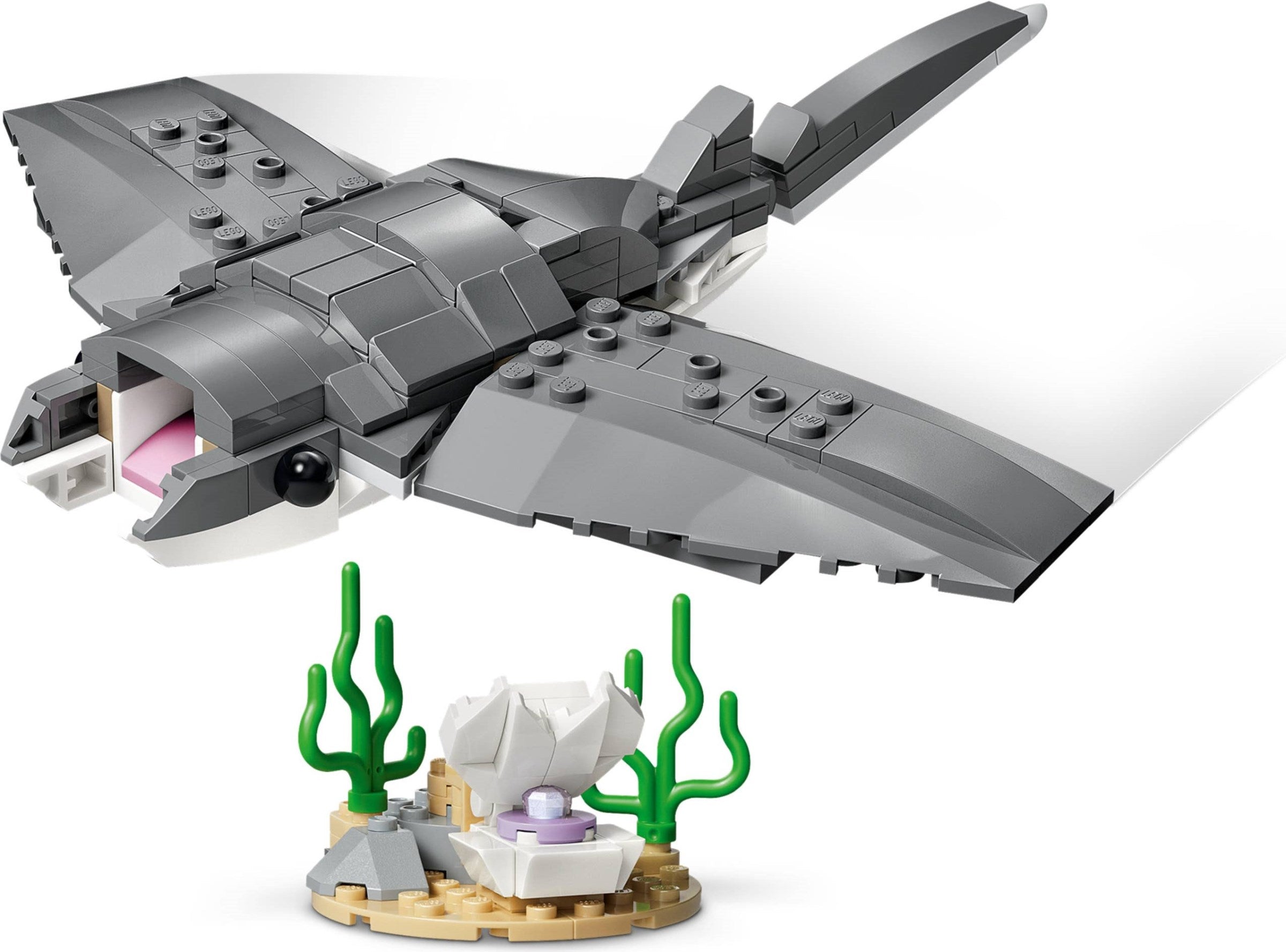 Fierce Shark with a Treasure Chest 31381 | Creator | LEGO (image 11)
