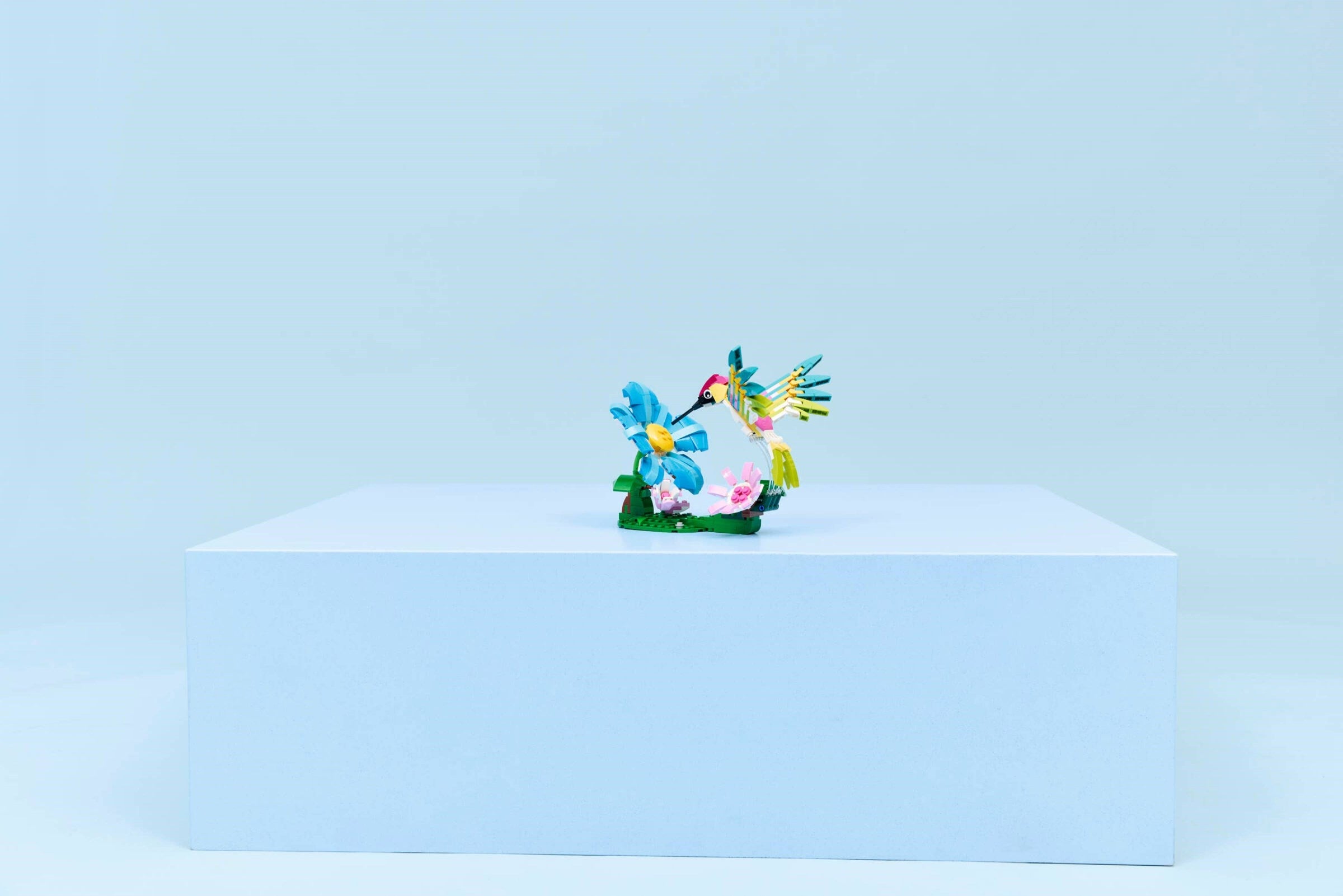 Colourful Hummingbird 31384 | Creator | LEGO (image 8)