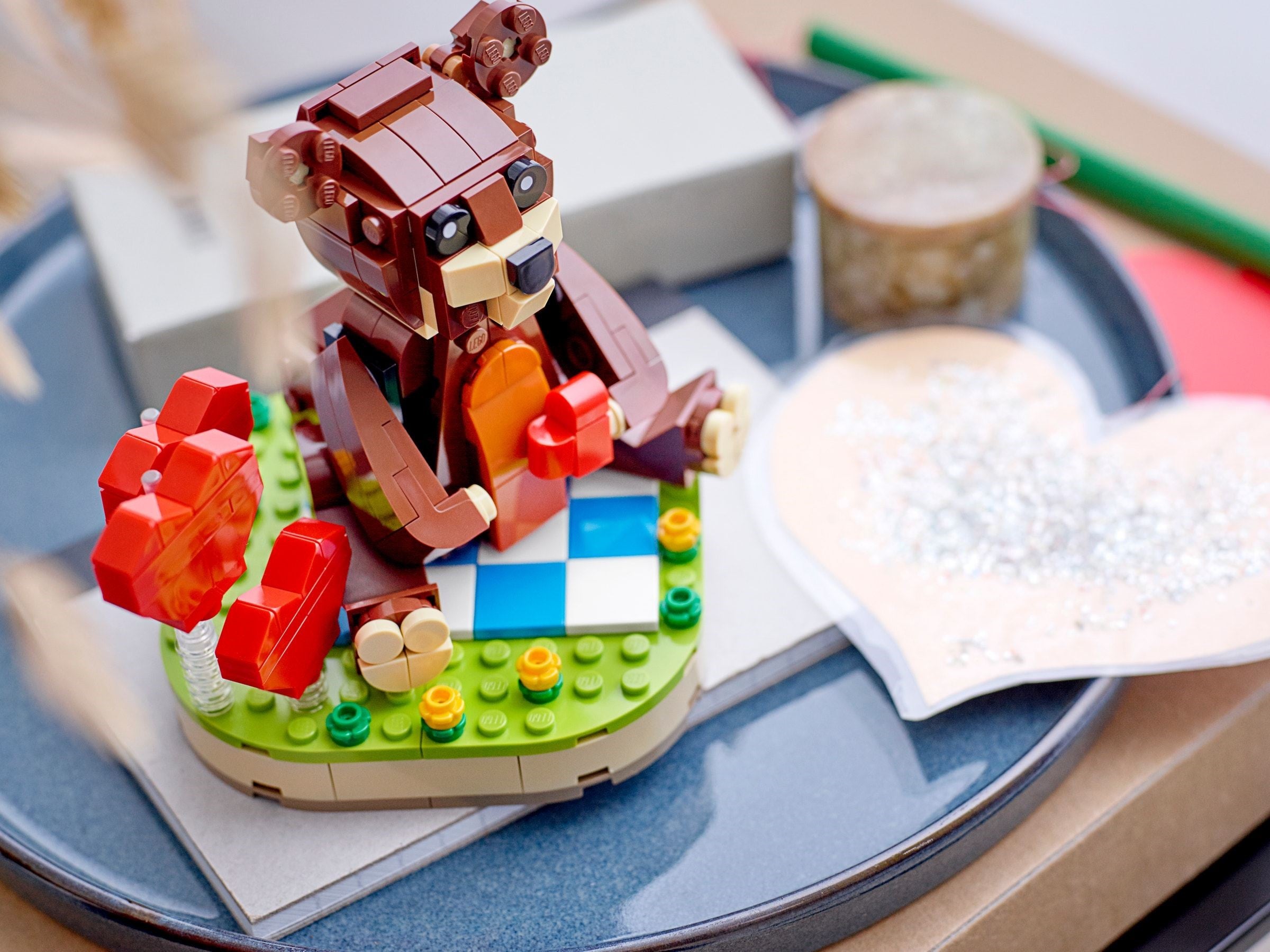Valentine's Brown Bear 40462 | Seasonal | LEGO (image 8)
