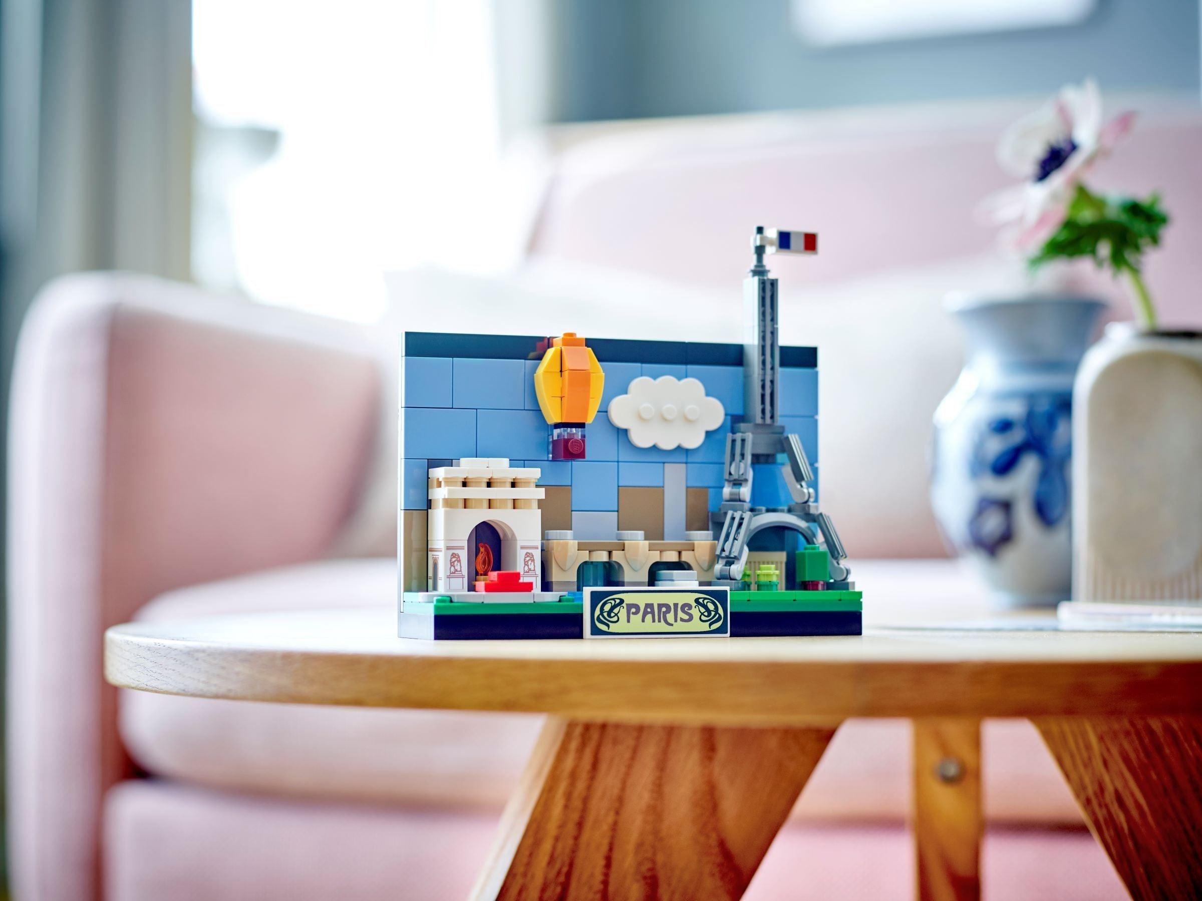 Paris Postcard 40568 | Creator | LEGO – image 4