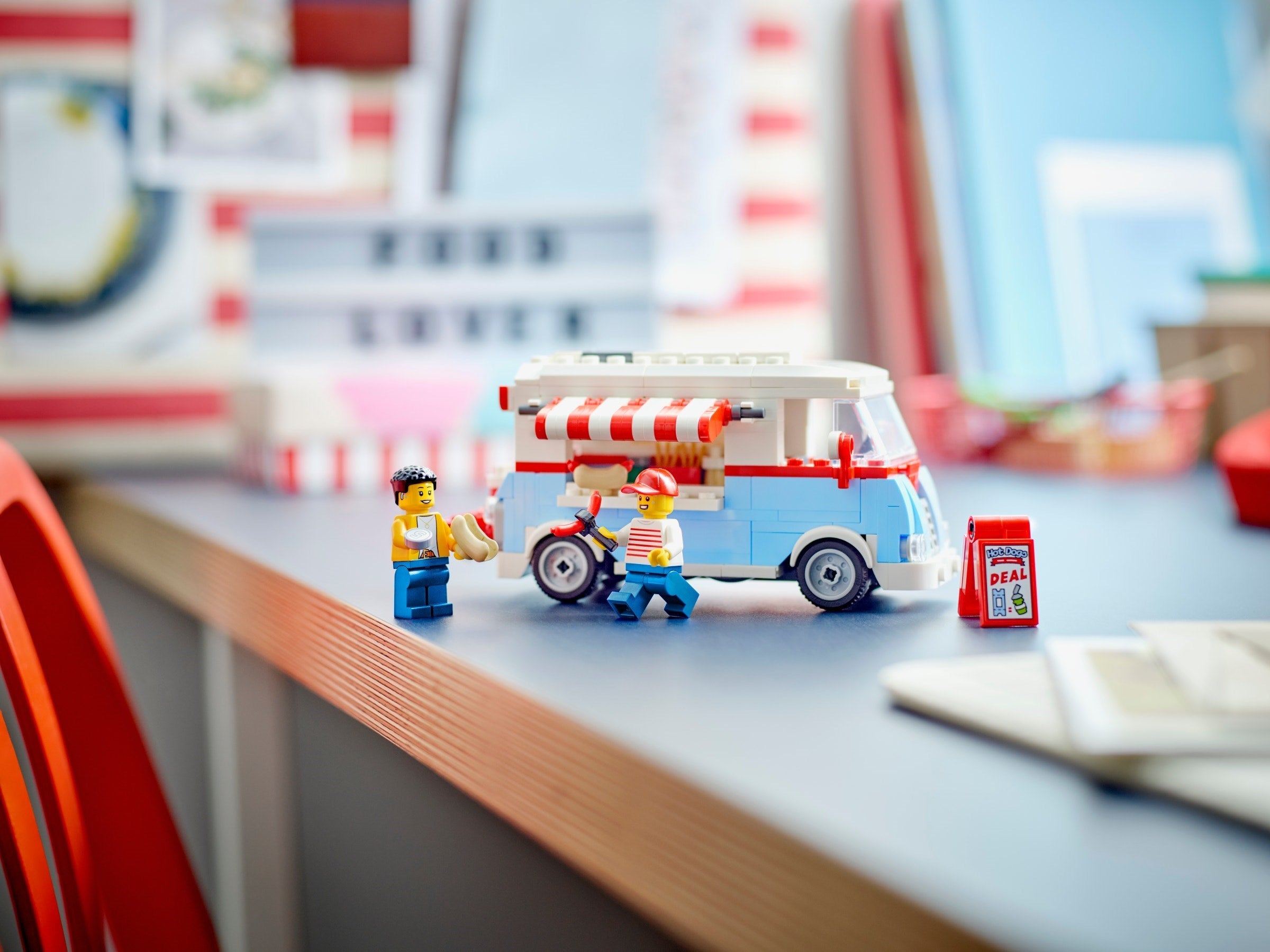 Retro Food Truck  40681 | Icons | LEGO – image 4