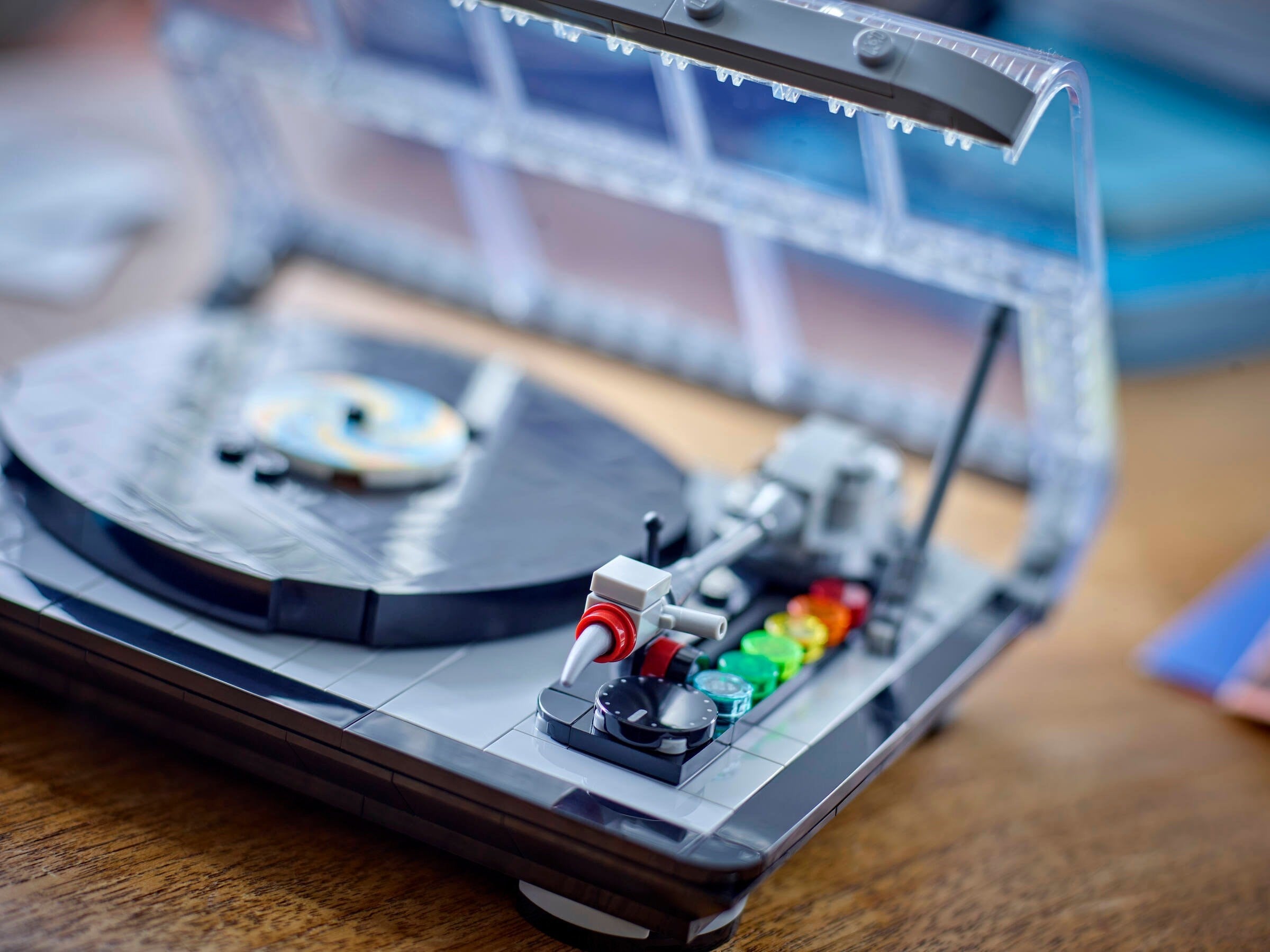Retro Record Player 40699 | Miscellaneous | LEGO – image 4