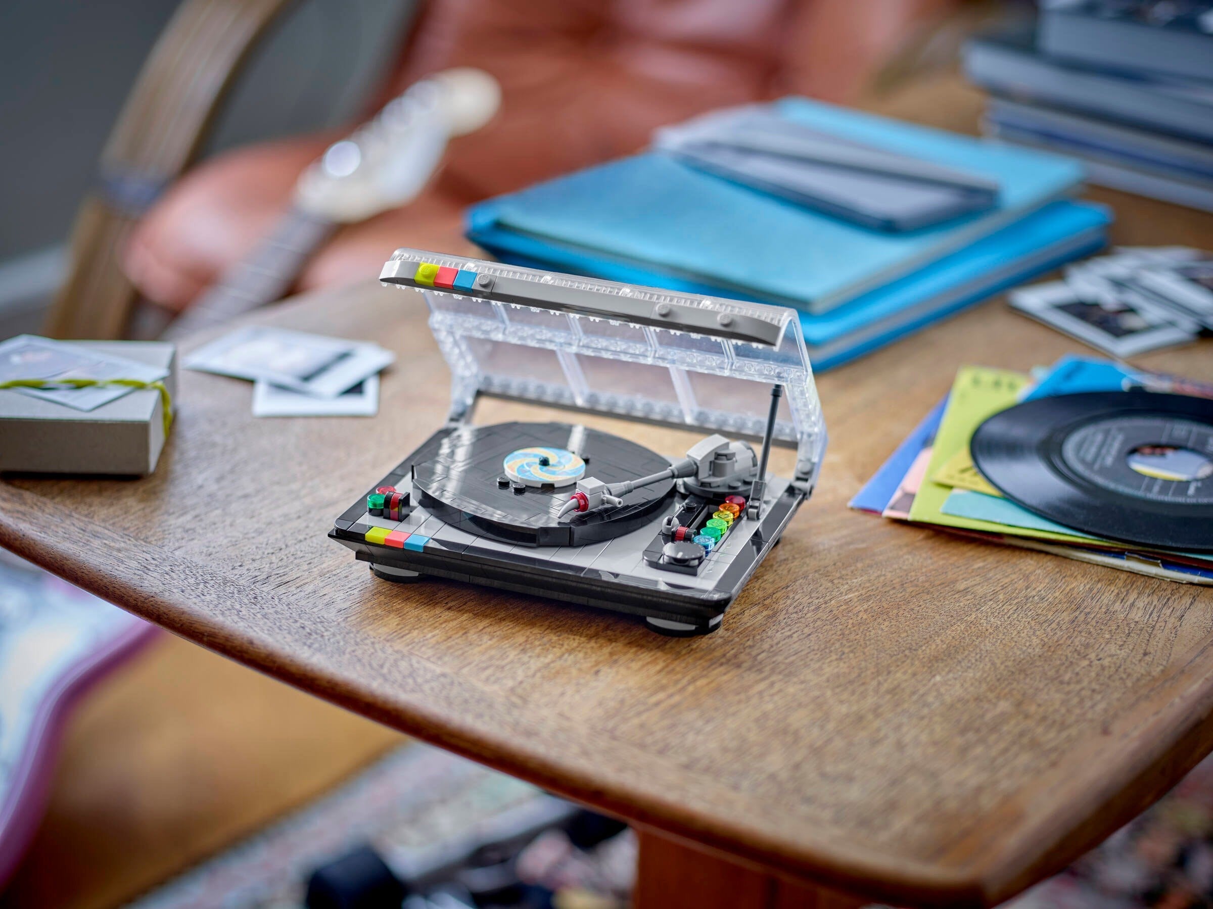 Retro Record Player 40699 | Miscellaneous | LEGO – image 5