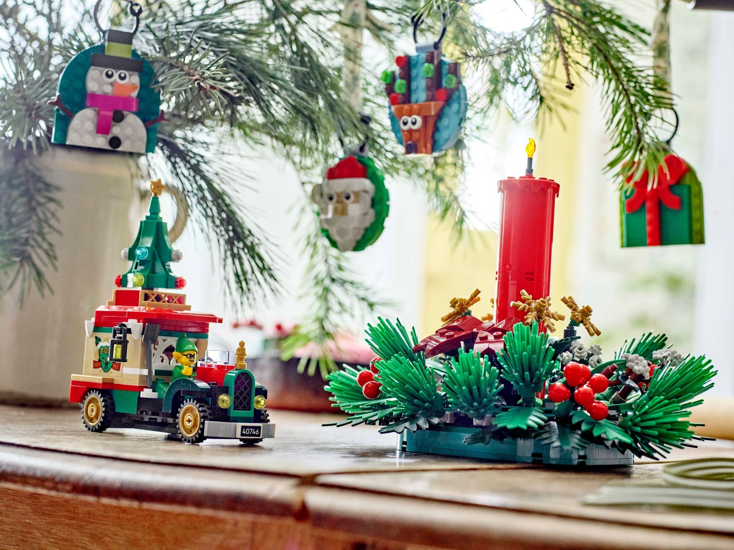 Santa's Delivery Truck 40746 | Seasonal | LEGO – image 2