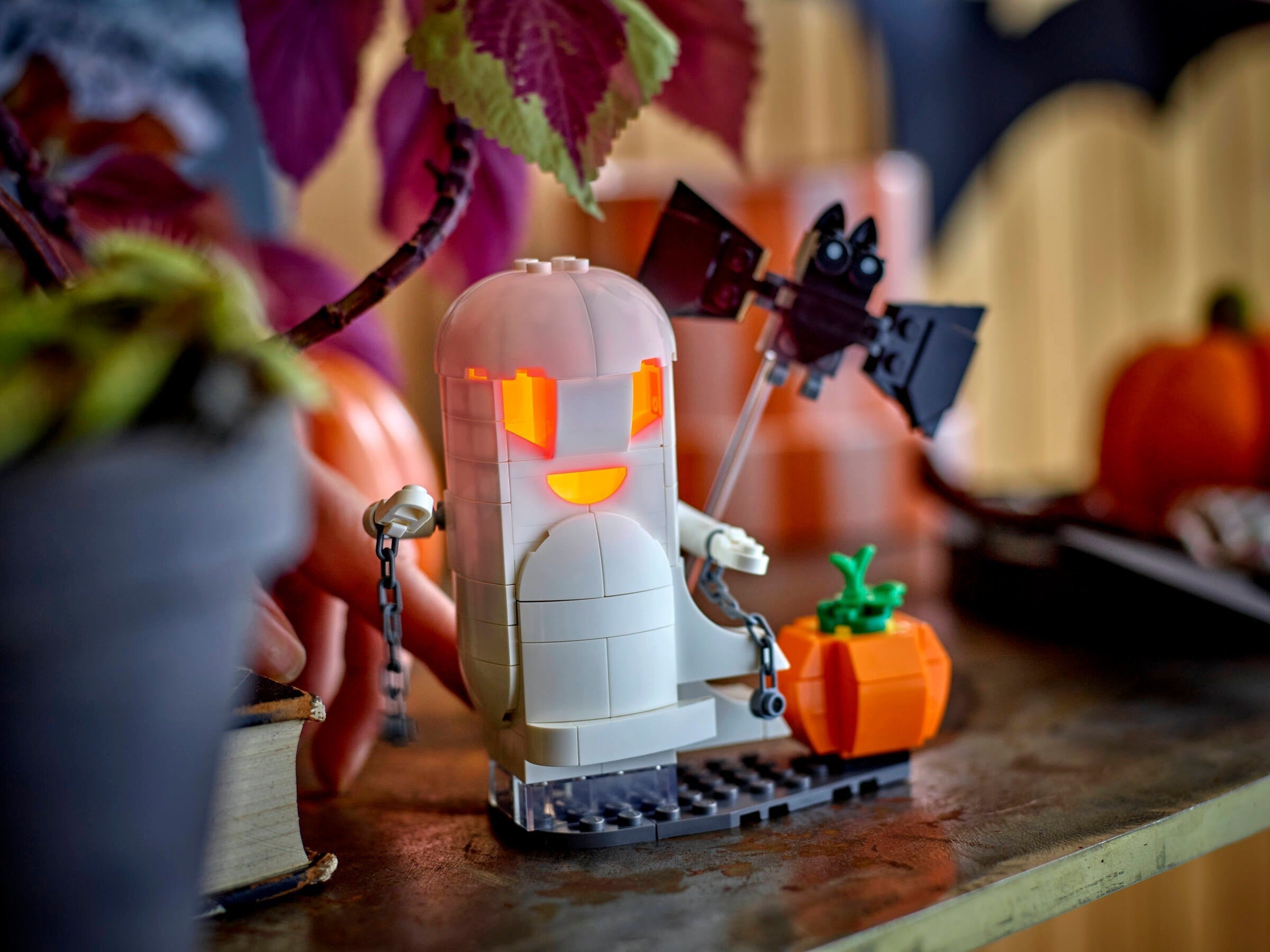 Celebration Series: Luminous Ghost 40772 | Creator | LEGO – image 4