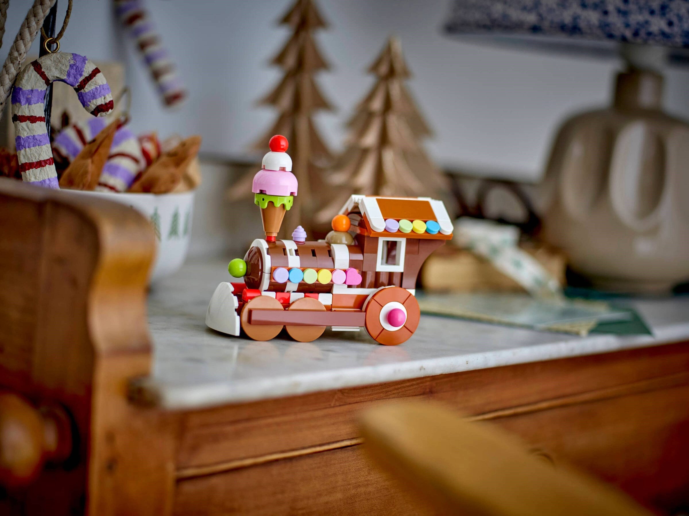 Celebration Series: Gingerbread Train Ornament 40777 | Creator | LEGO – image 4