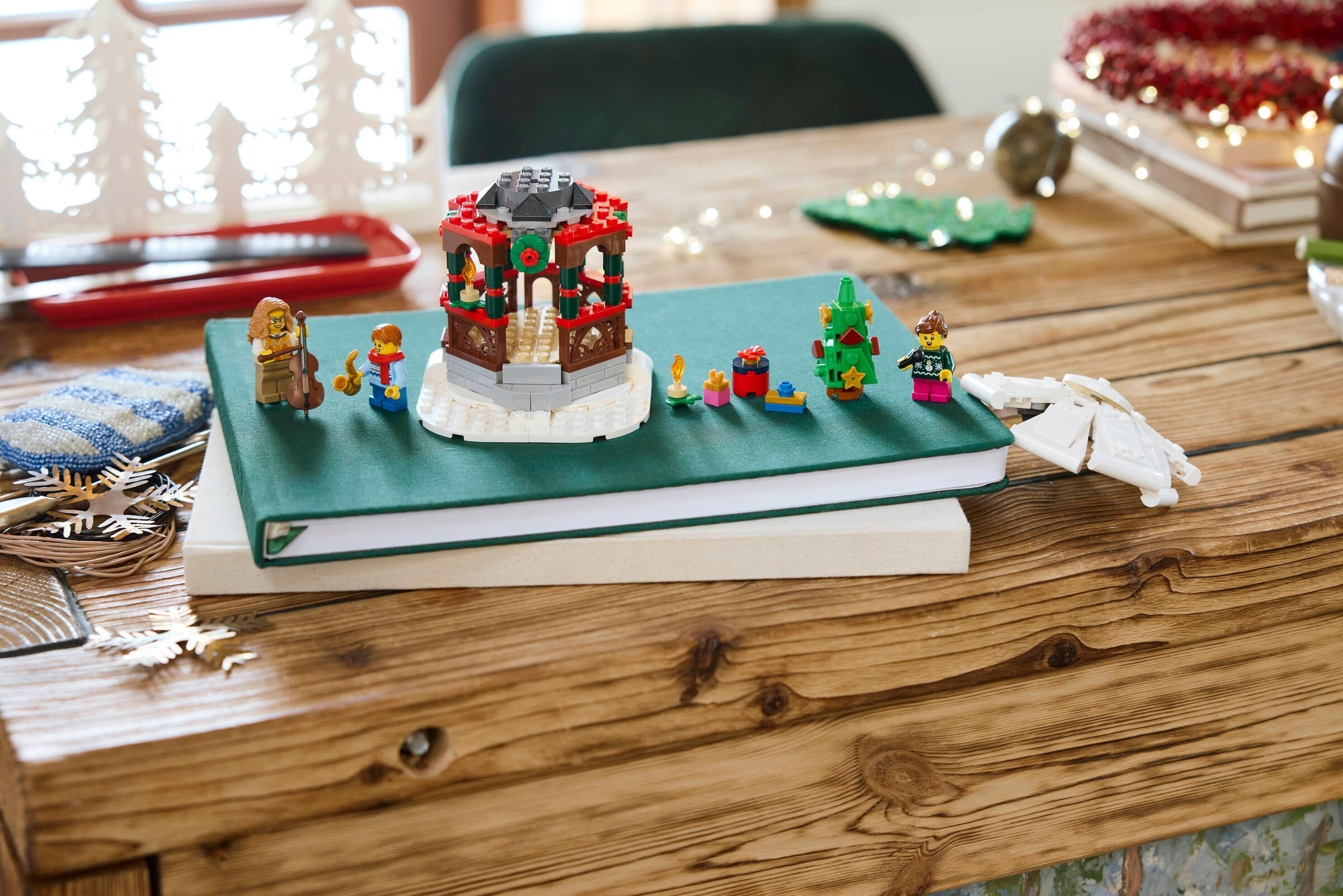 Winter Gazebo 40778 | Promotional | LEGO – image 4