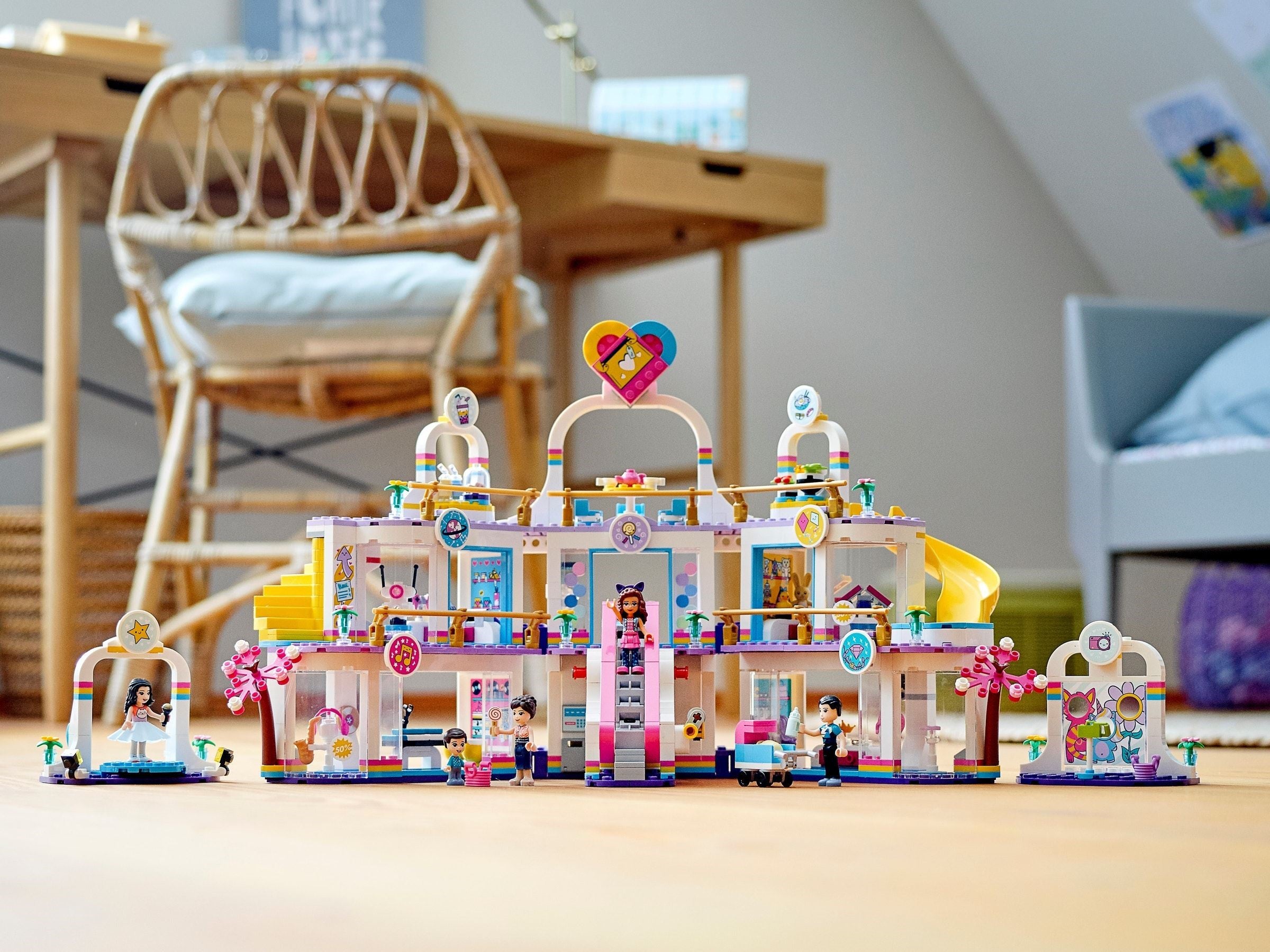 Heartlake City Shopping Mall 41450 | Friends | LEGO – image 11