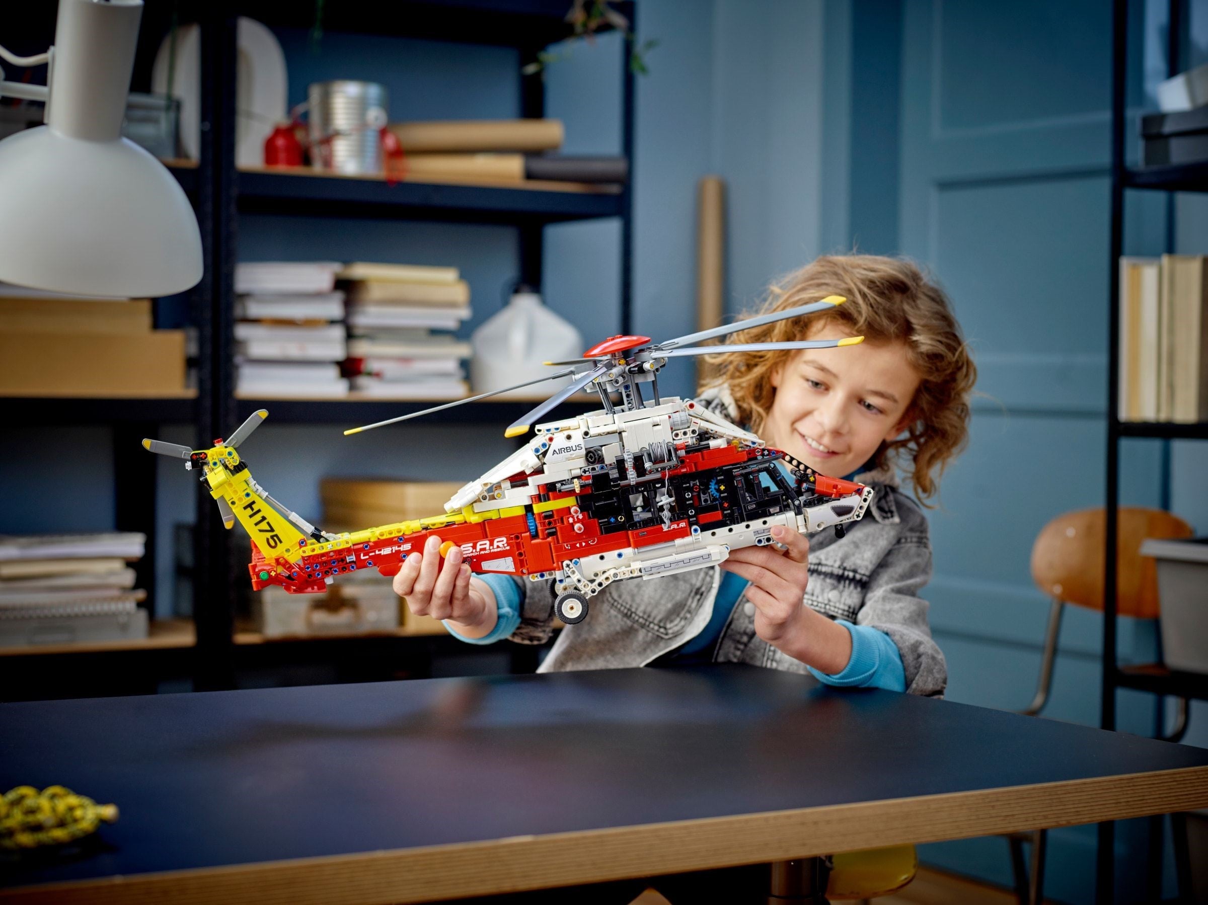 ame　ミニチュア Airbus H175 Rescue Helicopter 42145 | Technic | LEGO