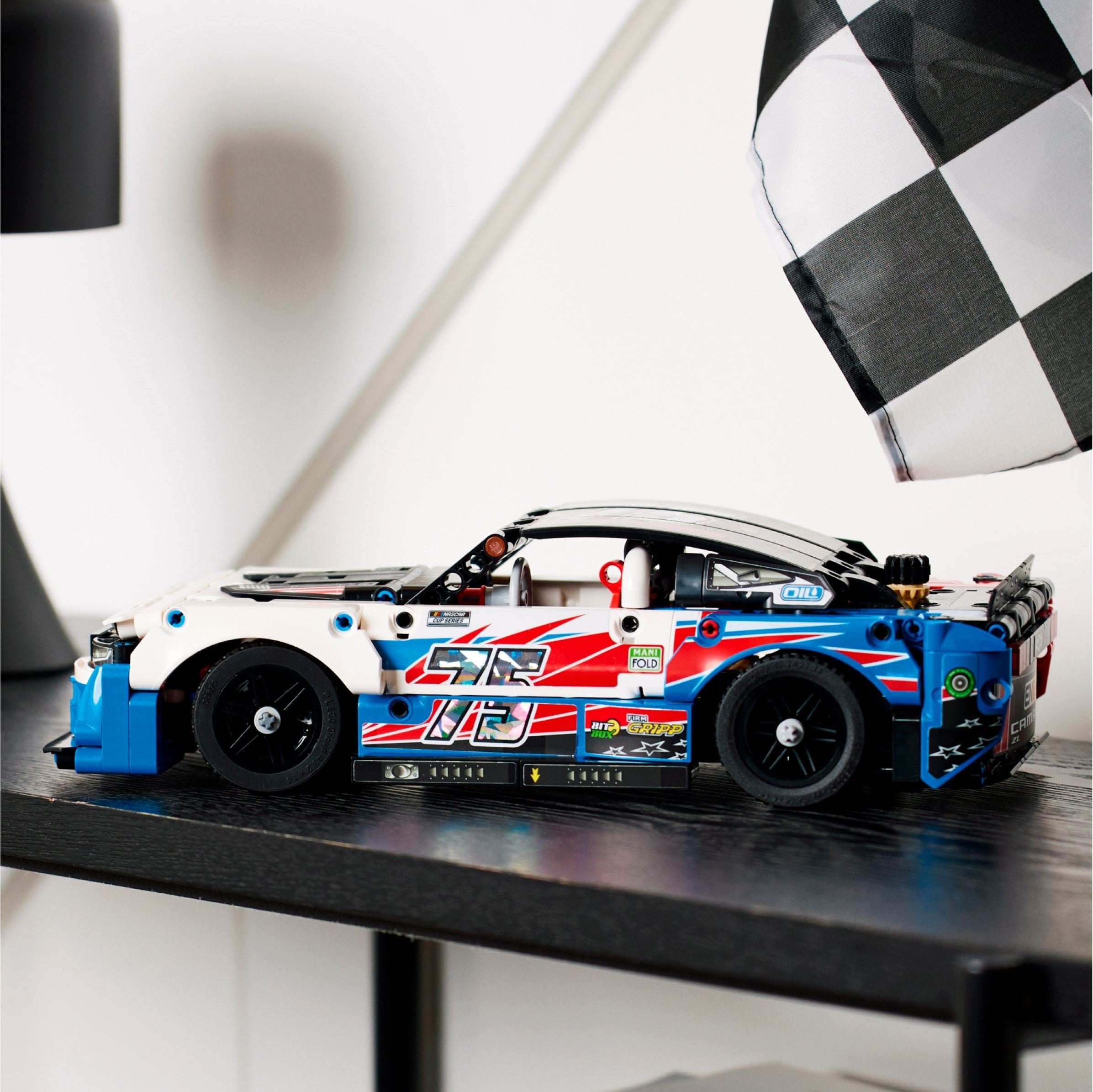 NASCAR Next Gen Chevrolet Camaro ZL1 42153 | Technic | LEGO – image 9