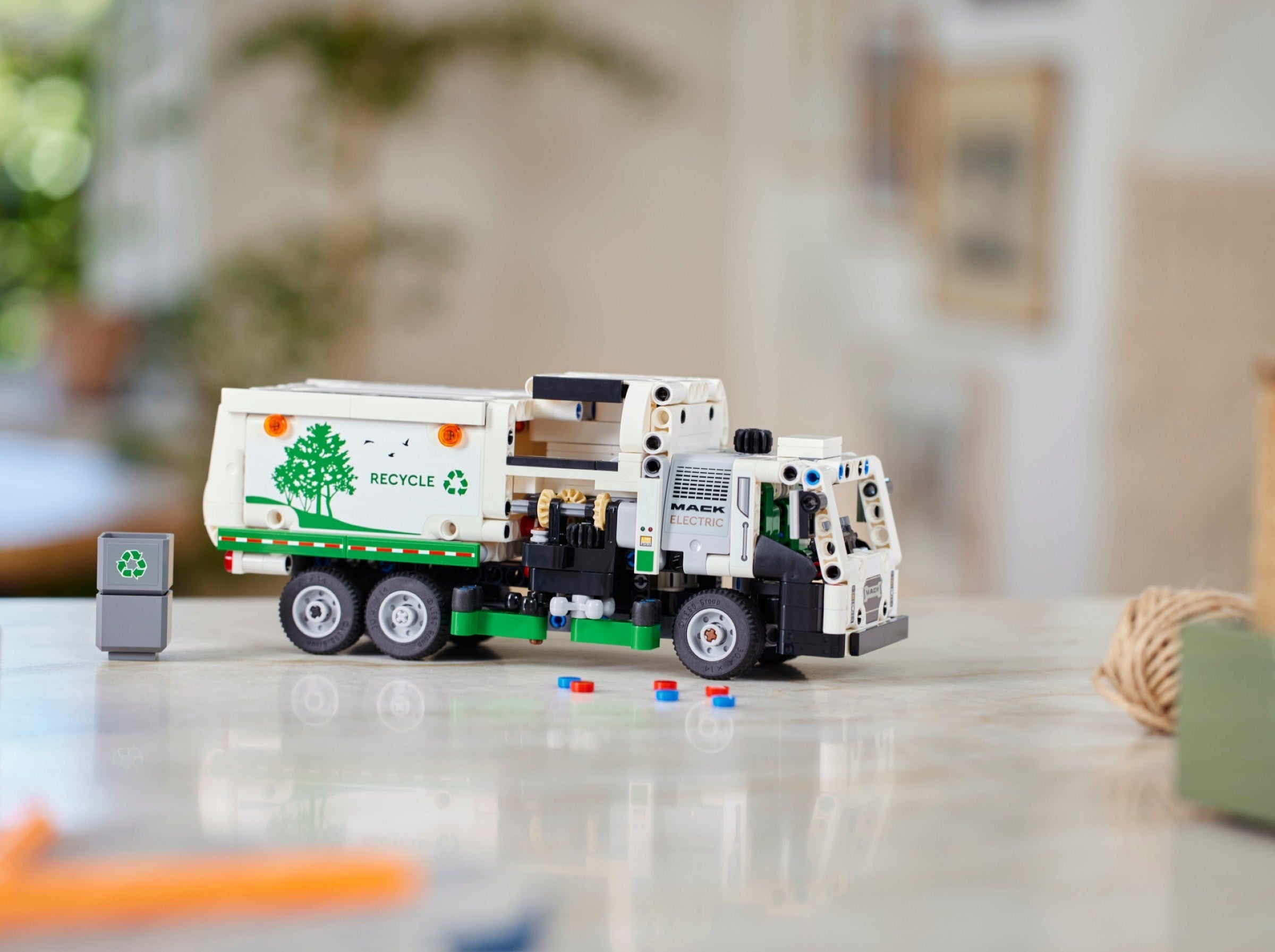 Mack LR Electric Garbage Truck 42167 | Technic | LEGO – image 10