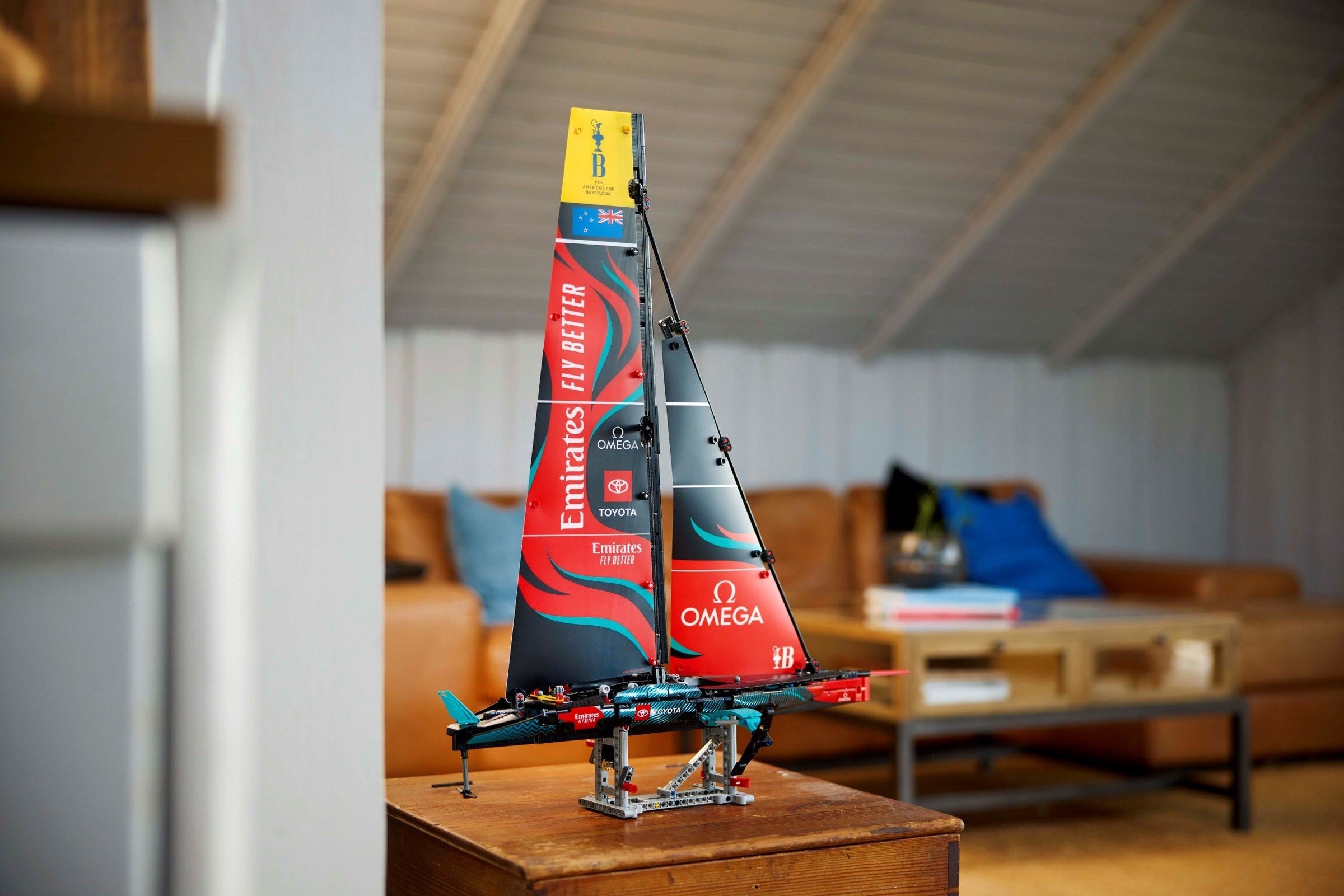 Emirates Team New Zealand AC75 Yacht 42174 | Technic | LEGO – image 7