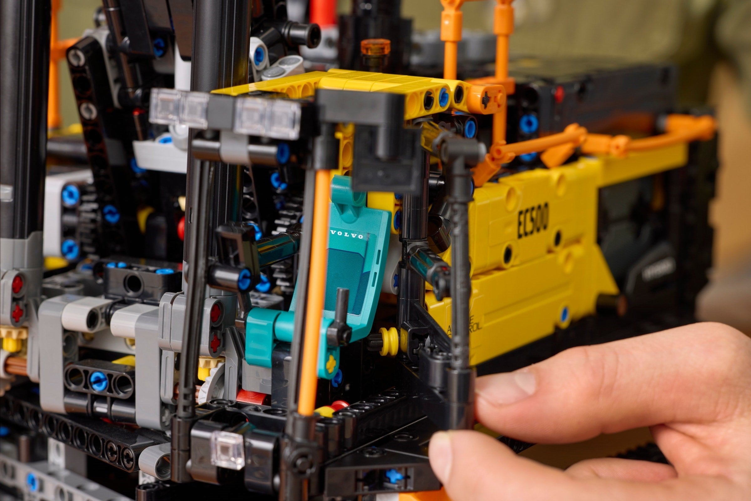 Volvo EC500 Hybrid Excavator 42215 | Technic | LEGO (image 5)