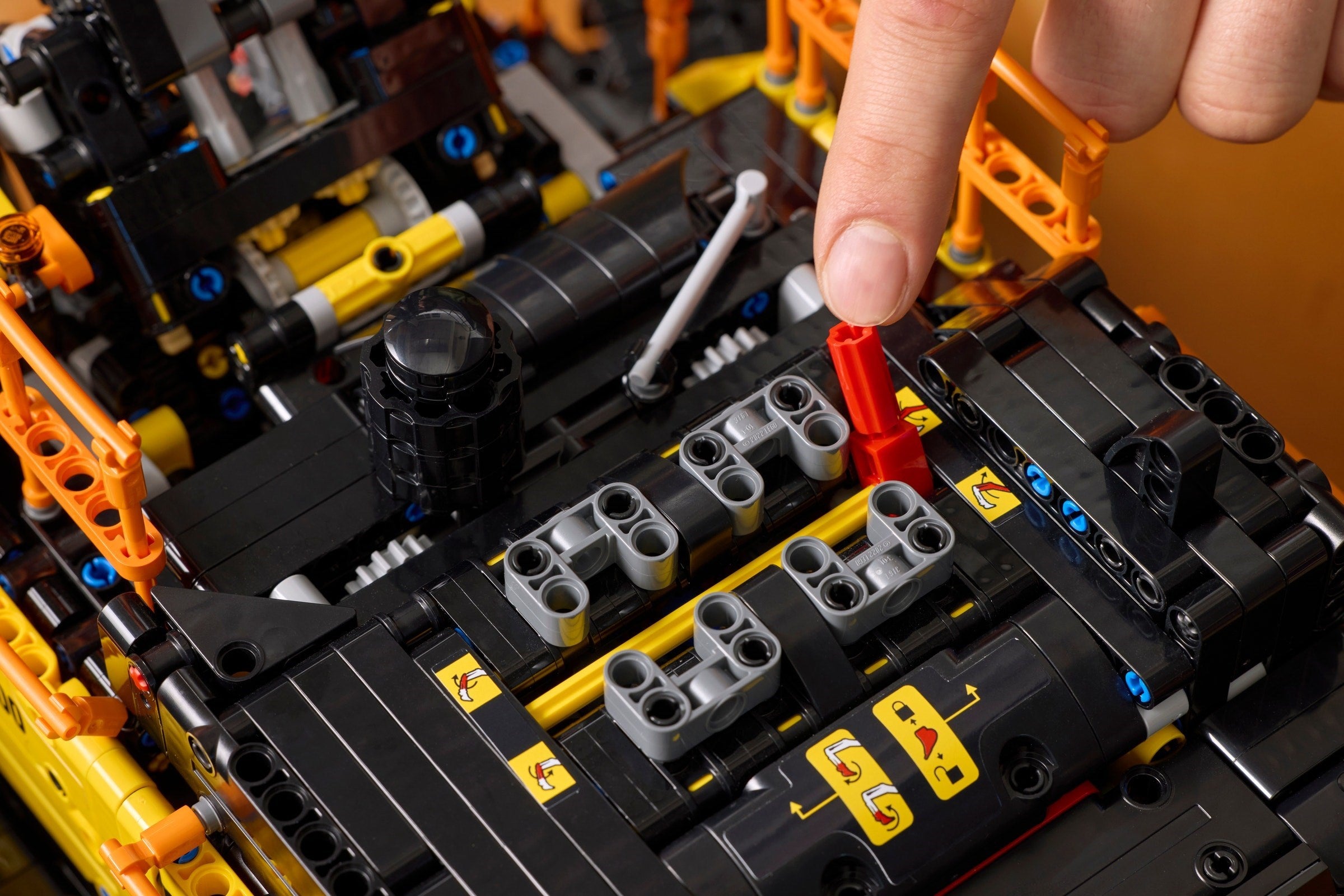 Volvo EC500 Hybrid Excavator 42215 | Technic | LEGO (image 8)