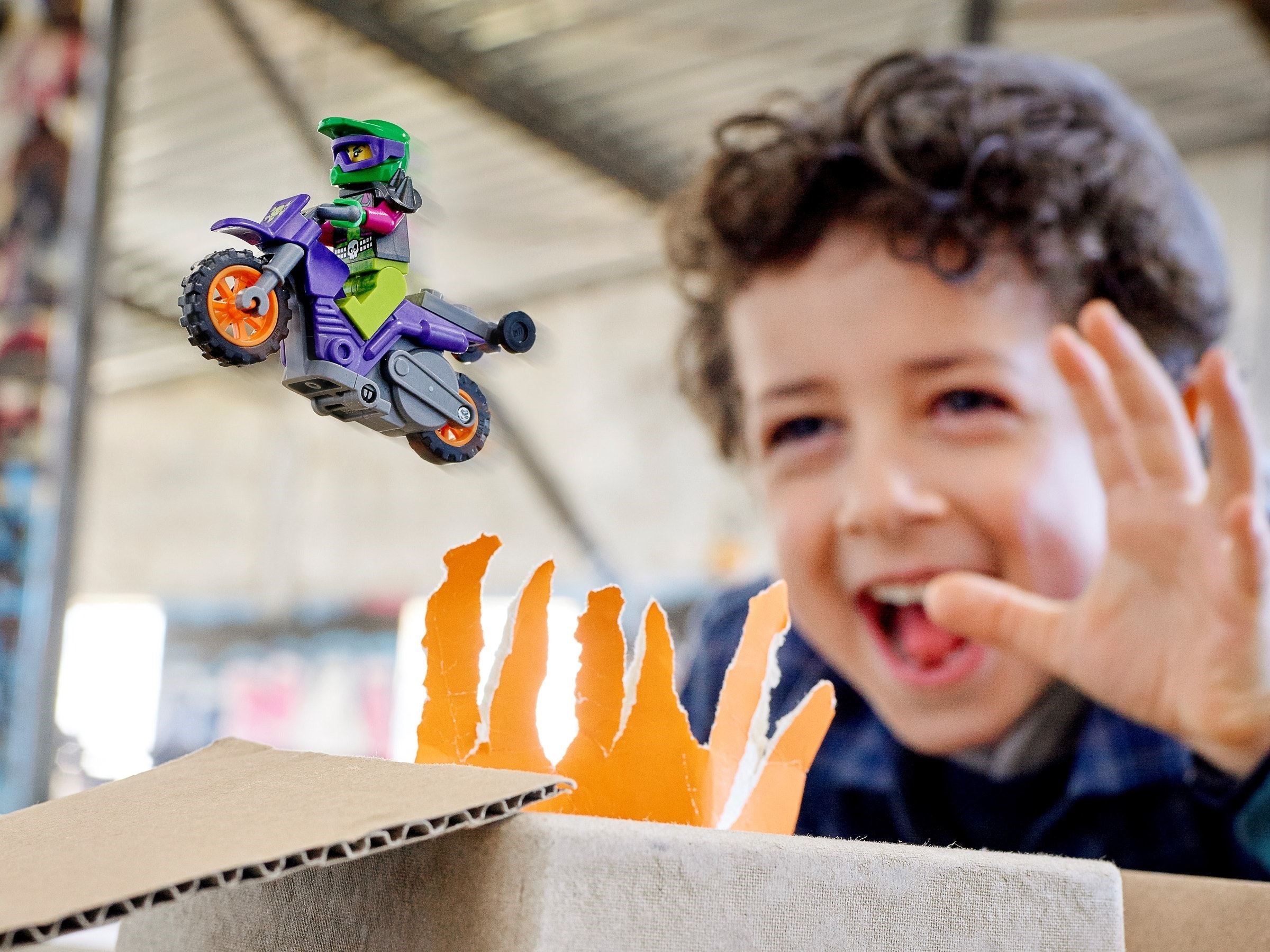 Wheelie Stunt Bike 60296 | City | LEGO – image 11