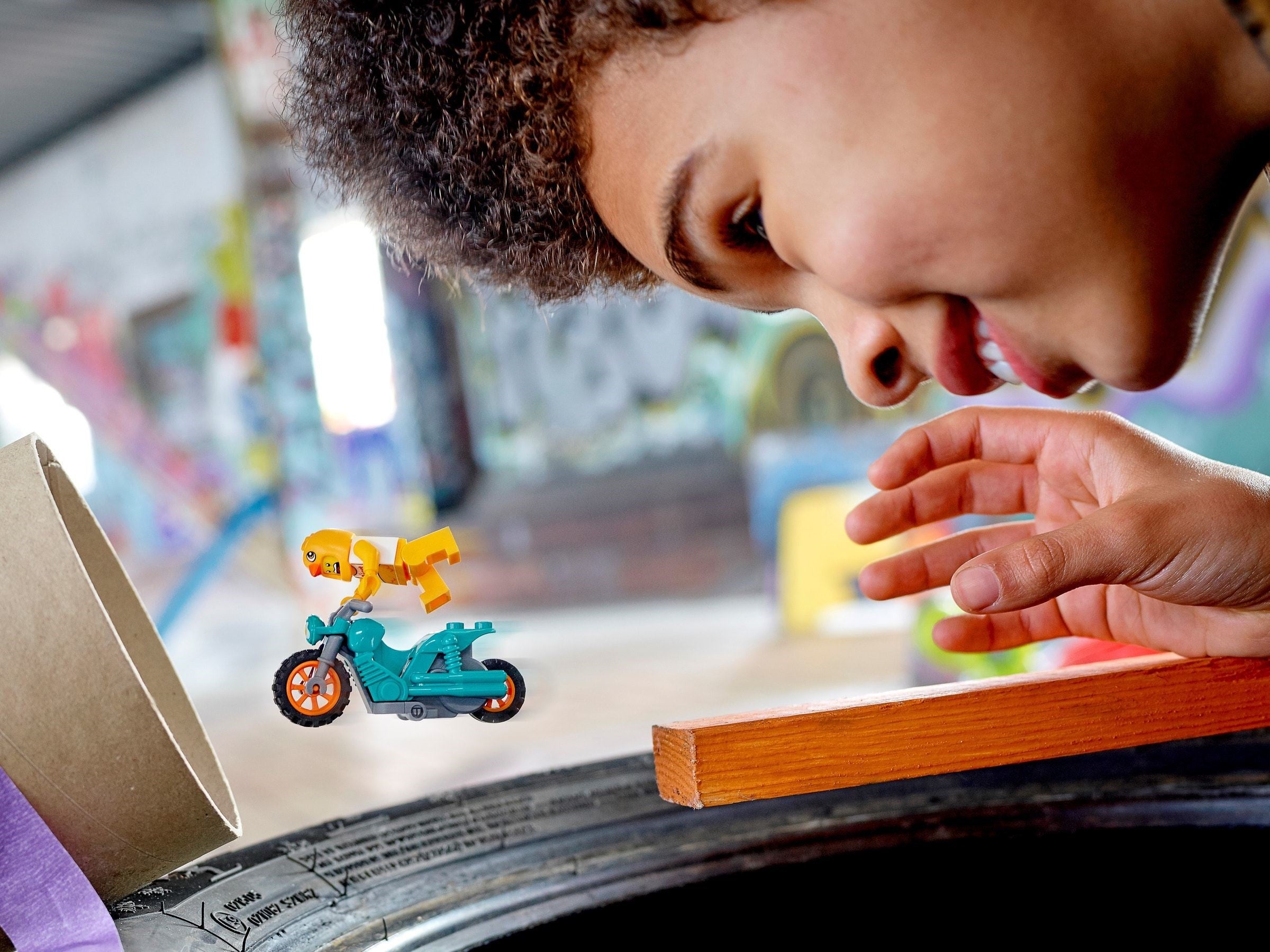 Chicken Stunt Bike 60310 | City | LEGO – image 6
