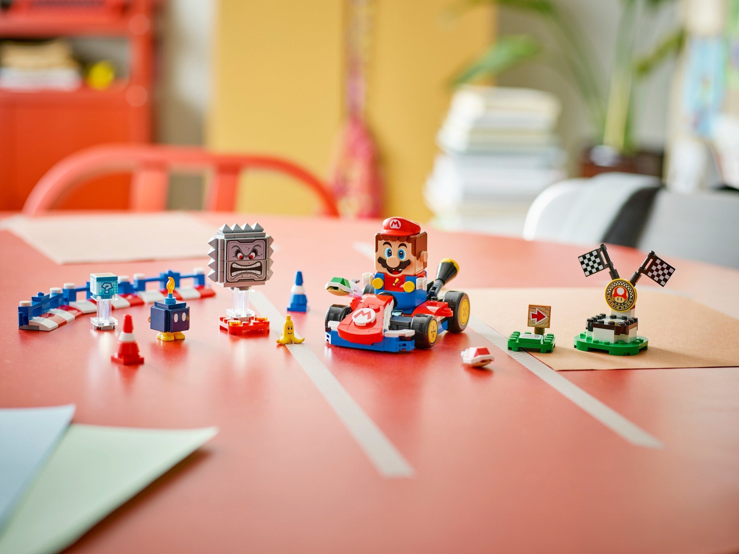 Interactive LEGO Mario & Standard Kart 72043 | Super Mario | LEGO – image 8