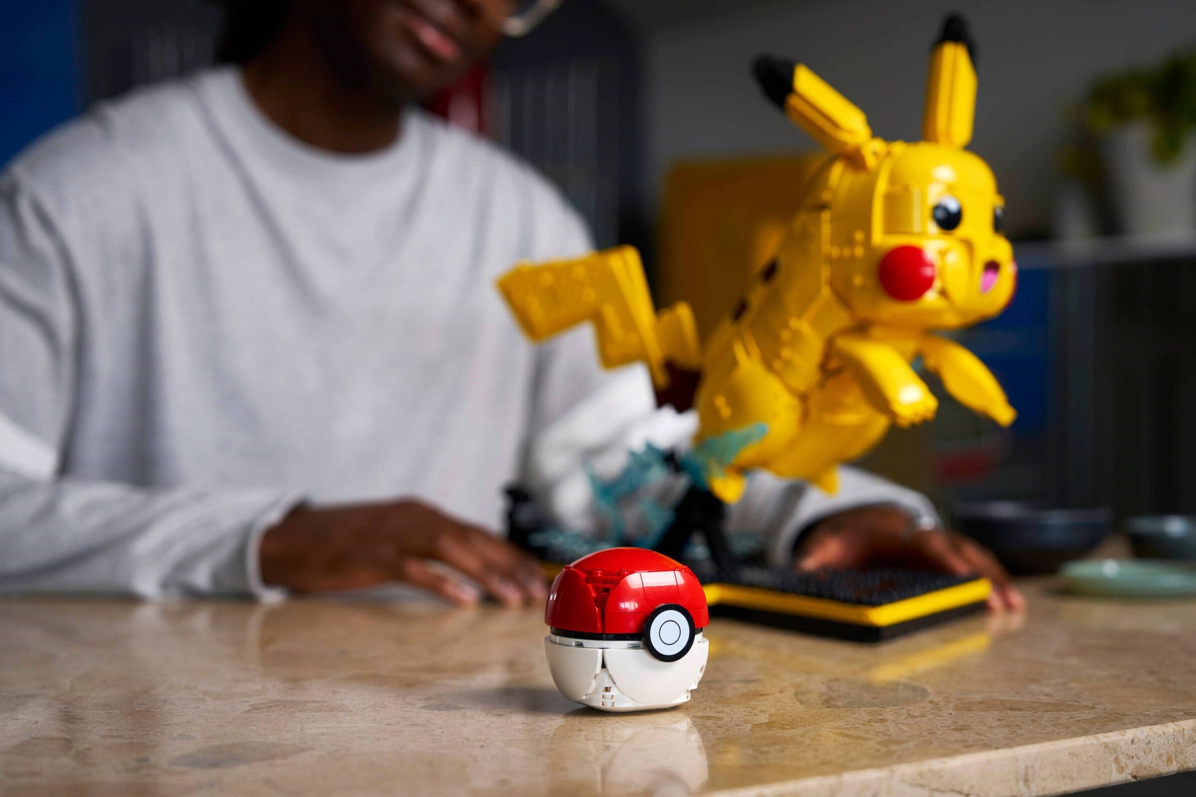 Pikachu and Poké Ball 72152 | Pokémon | LEGO (image 5)