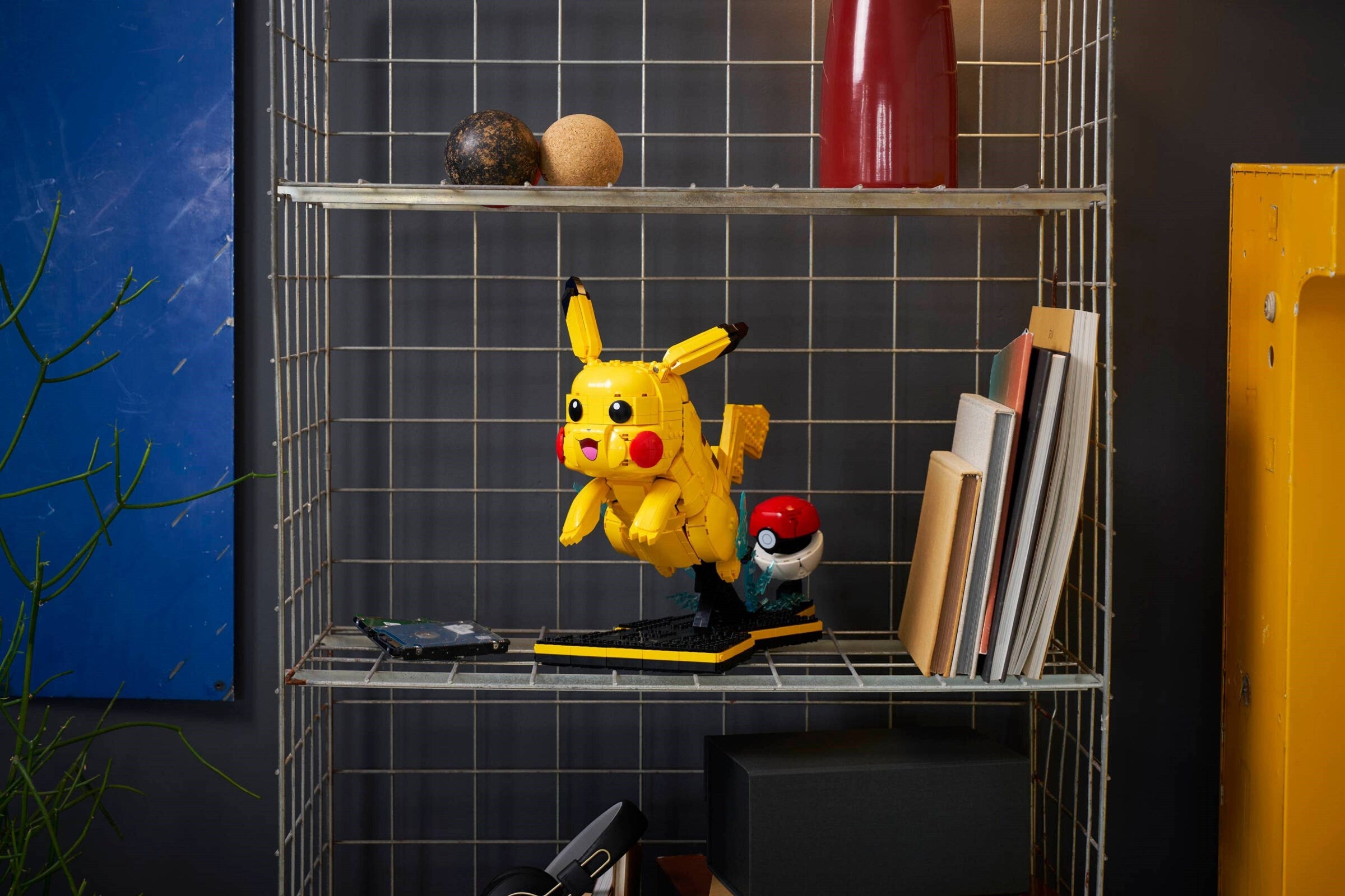 Pikachu and Poké Ball 72152 | Pokémon | LEGO (image 12)