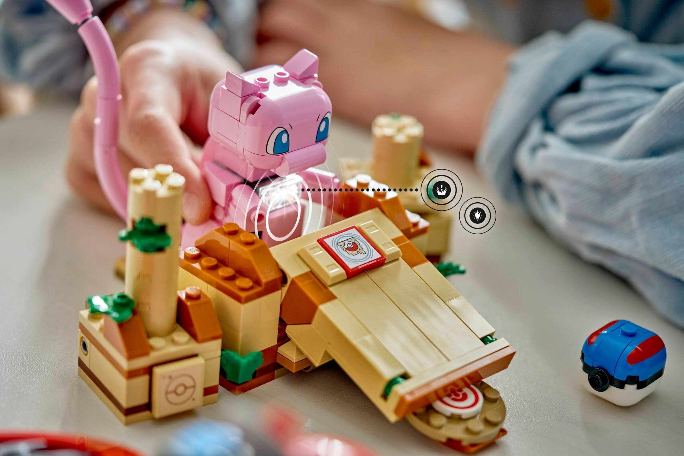 Drone Search for Mythical Mew 72161 | Pokémon | LEGO (image 10)