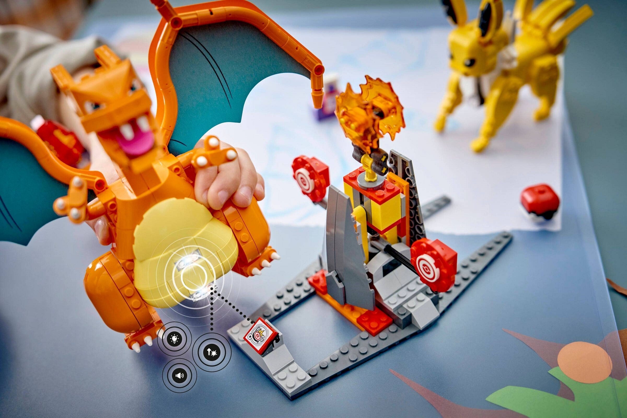 Charizard vs. Jolteon Ultimate Battle 72167 | Pokémon | LEGO (image 6)