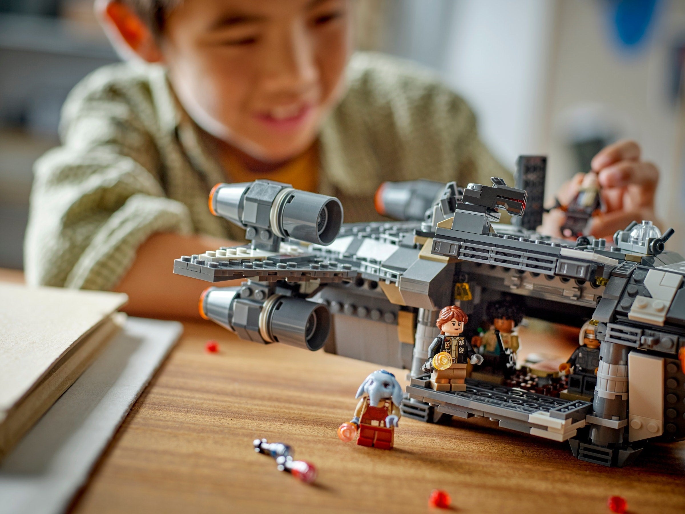 The Onyx Cinder 75374 | Star Wars | LEGO – image 5