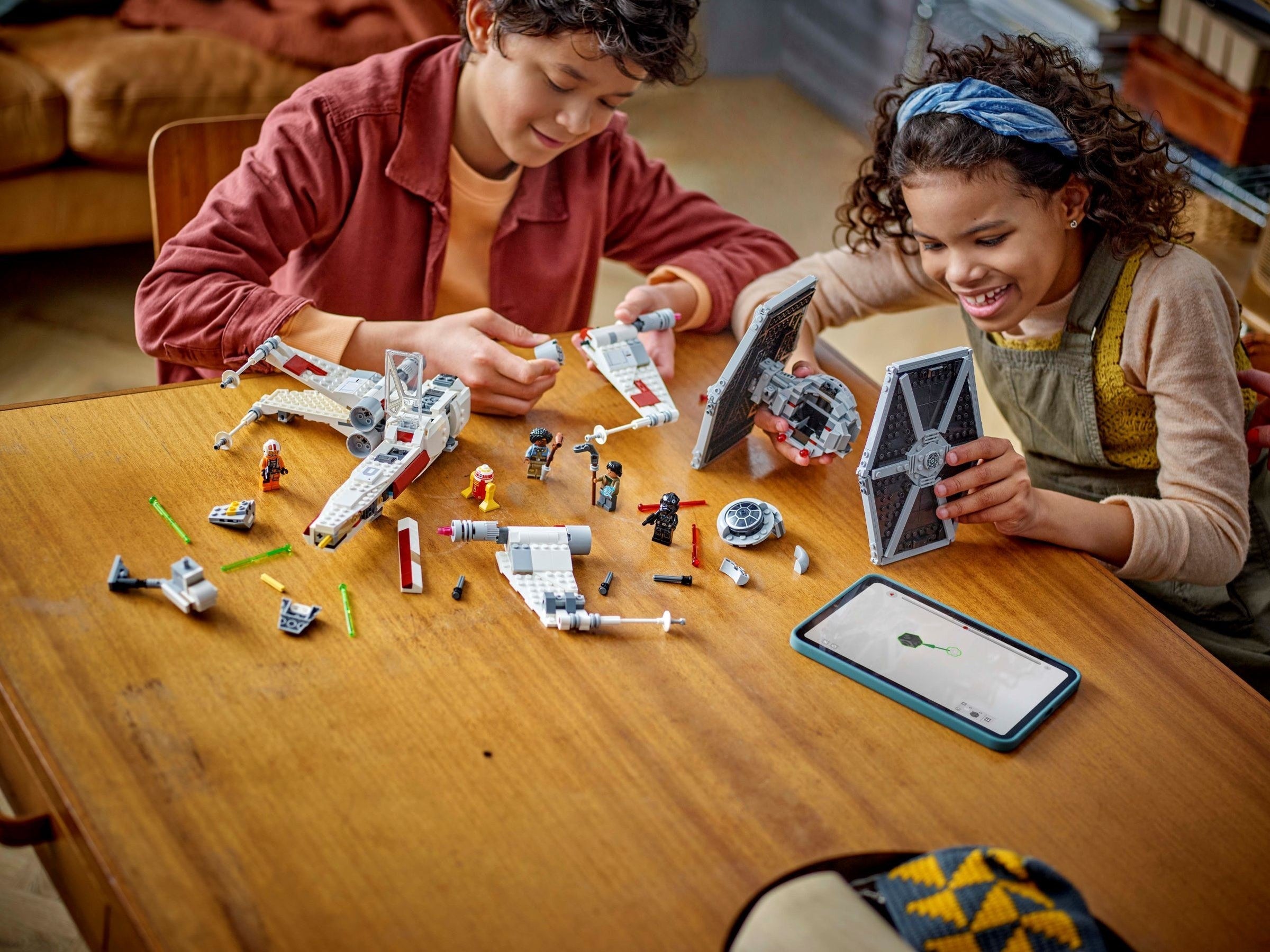TIE Fighter & X-wing Mash-up 75393 | Star Wars | LEGO – image 4