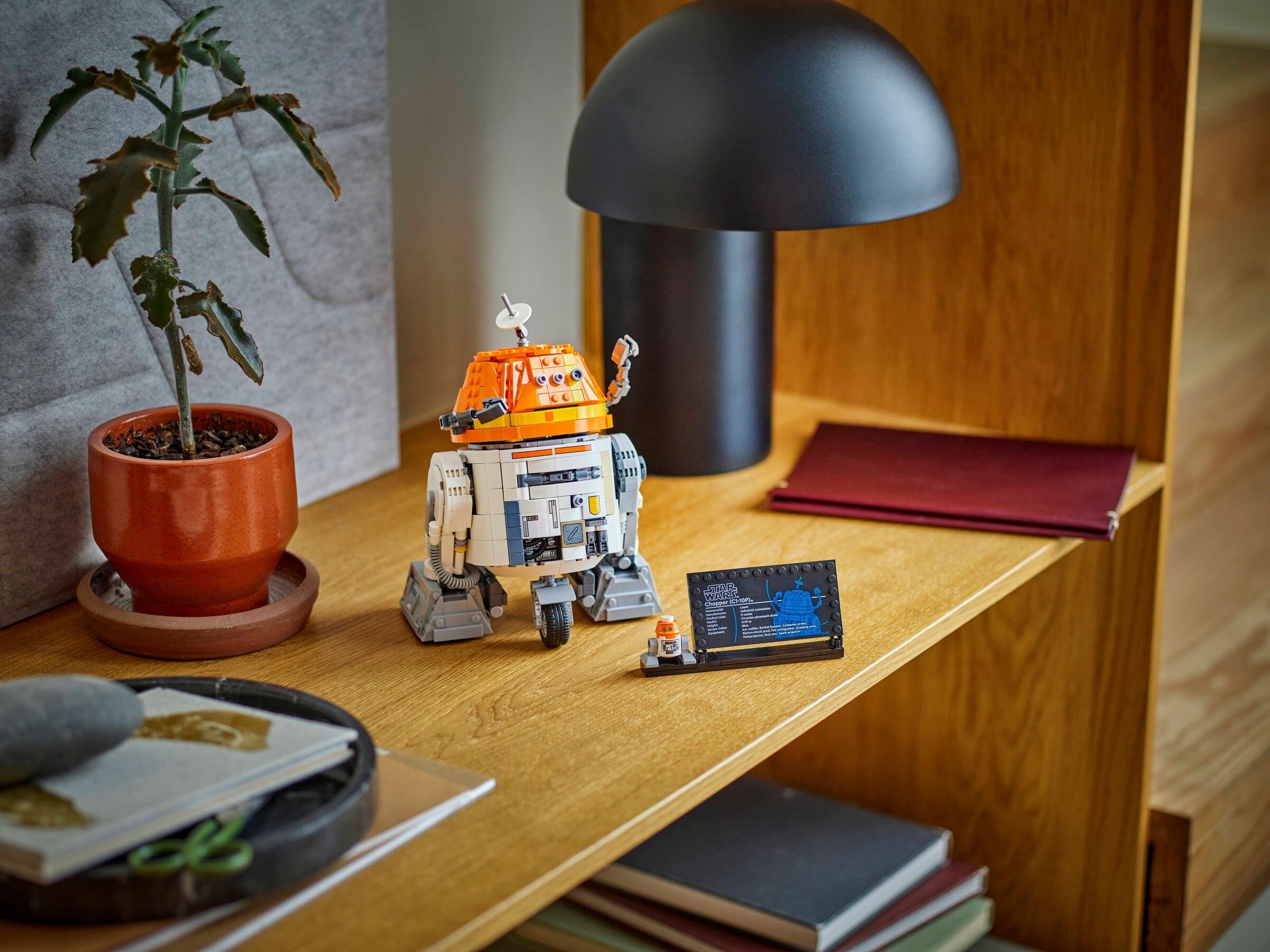 Chopper (C1-10P) 75416 | Star Wars | LEGO – image 6