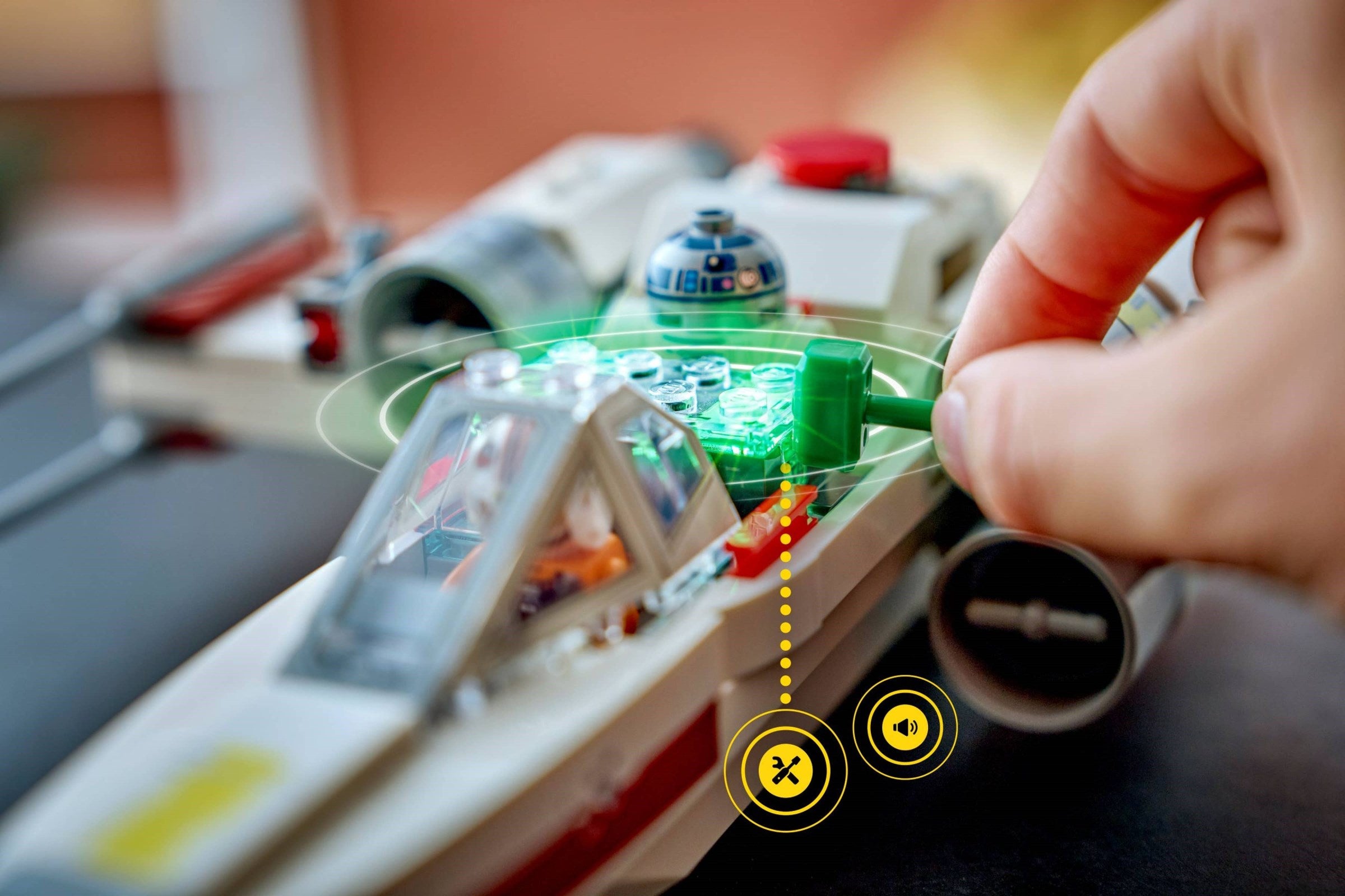 Luke's Red Five X-wing 75423 | Star Wars | LEGO (image 10)
